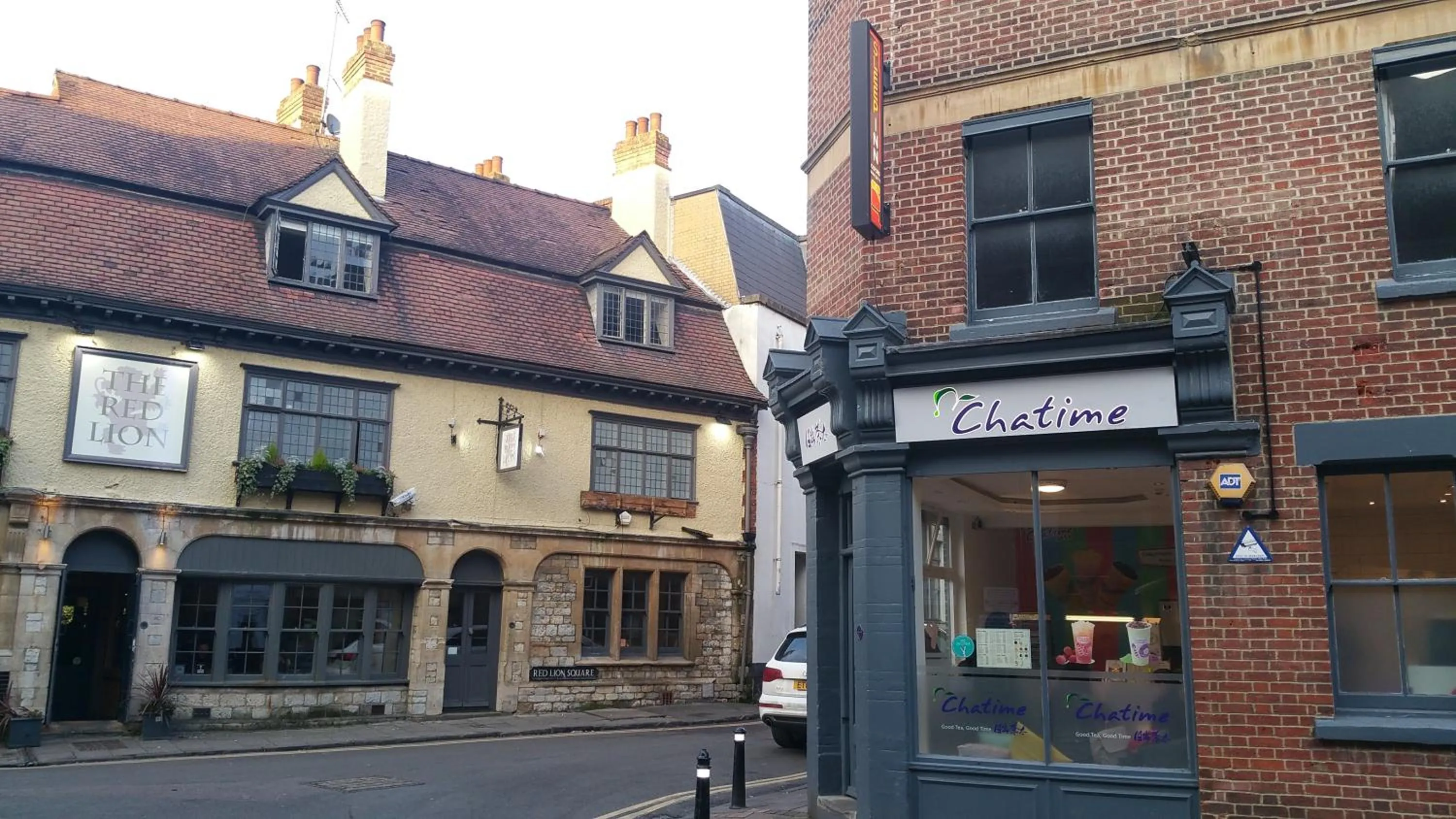 Property building in Ali Inn Oxford