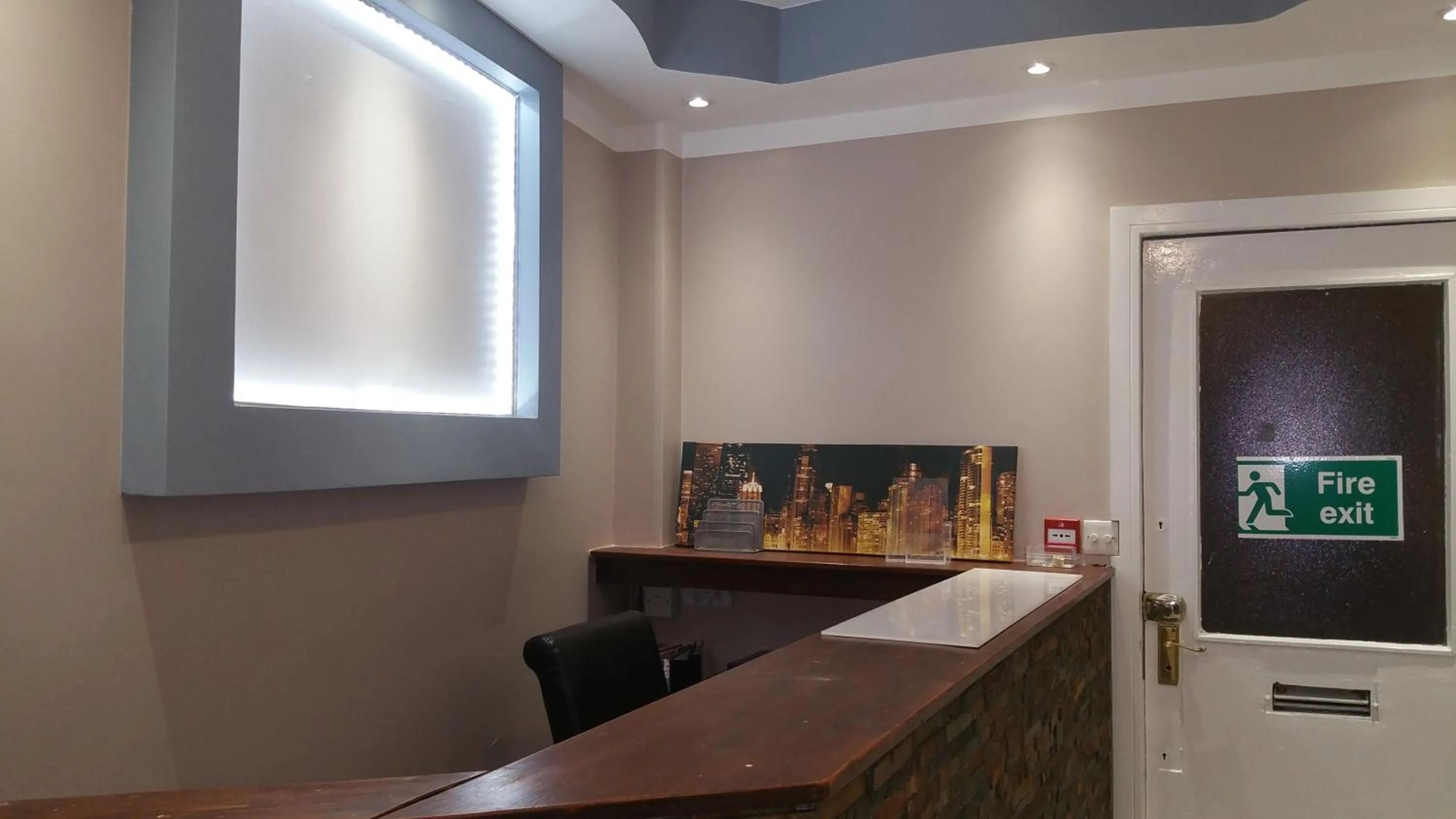 Lobby or reception in Ali Inn Oxford