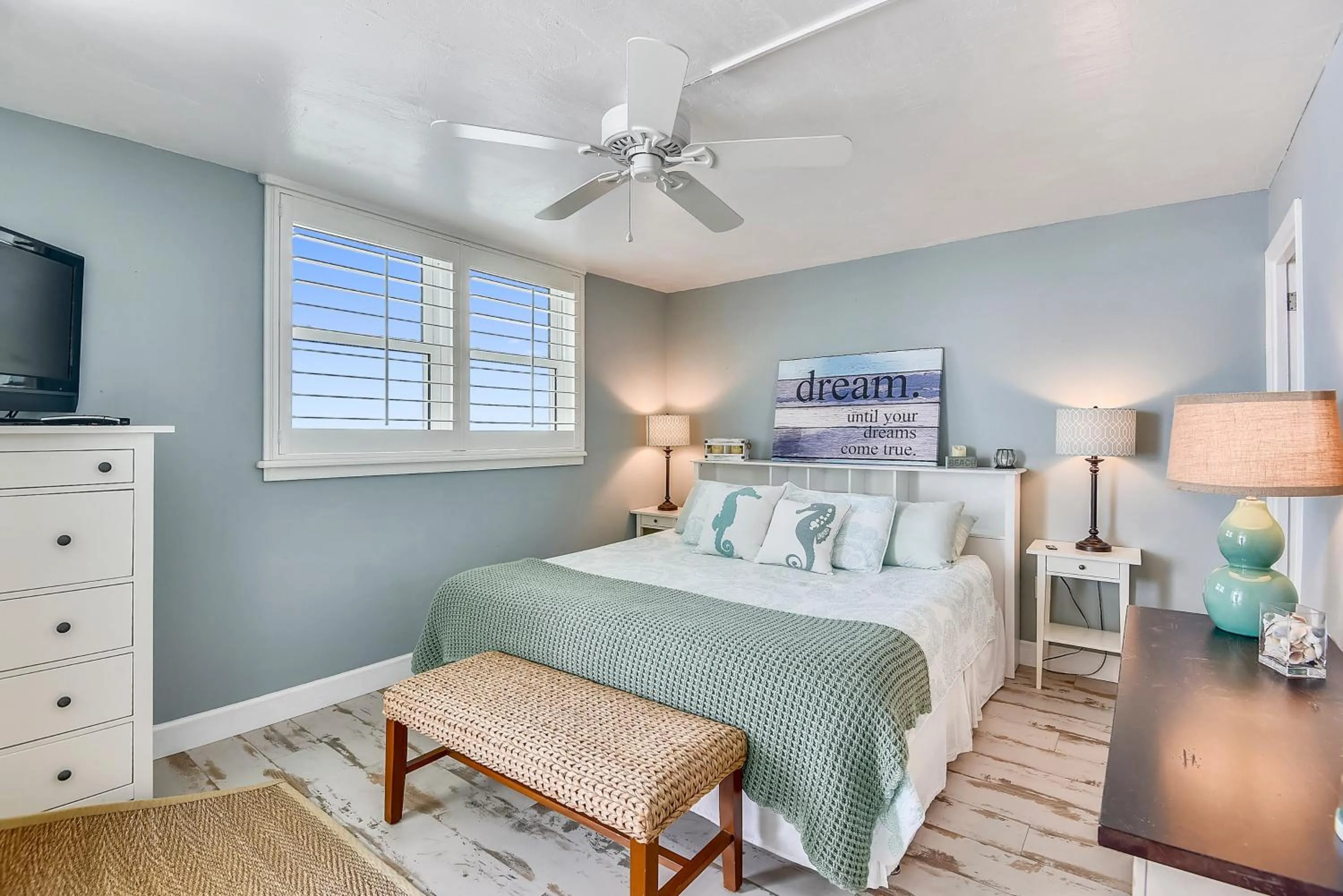 Bob's Beachin Dream - 5040S