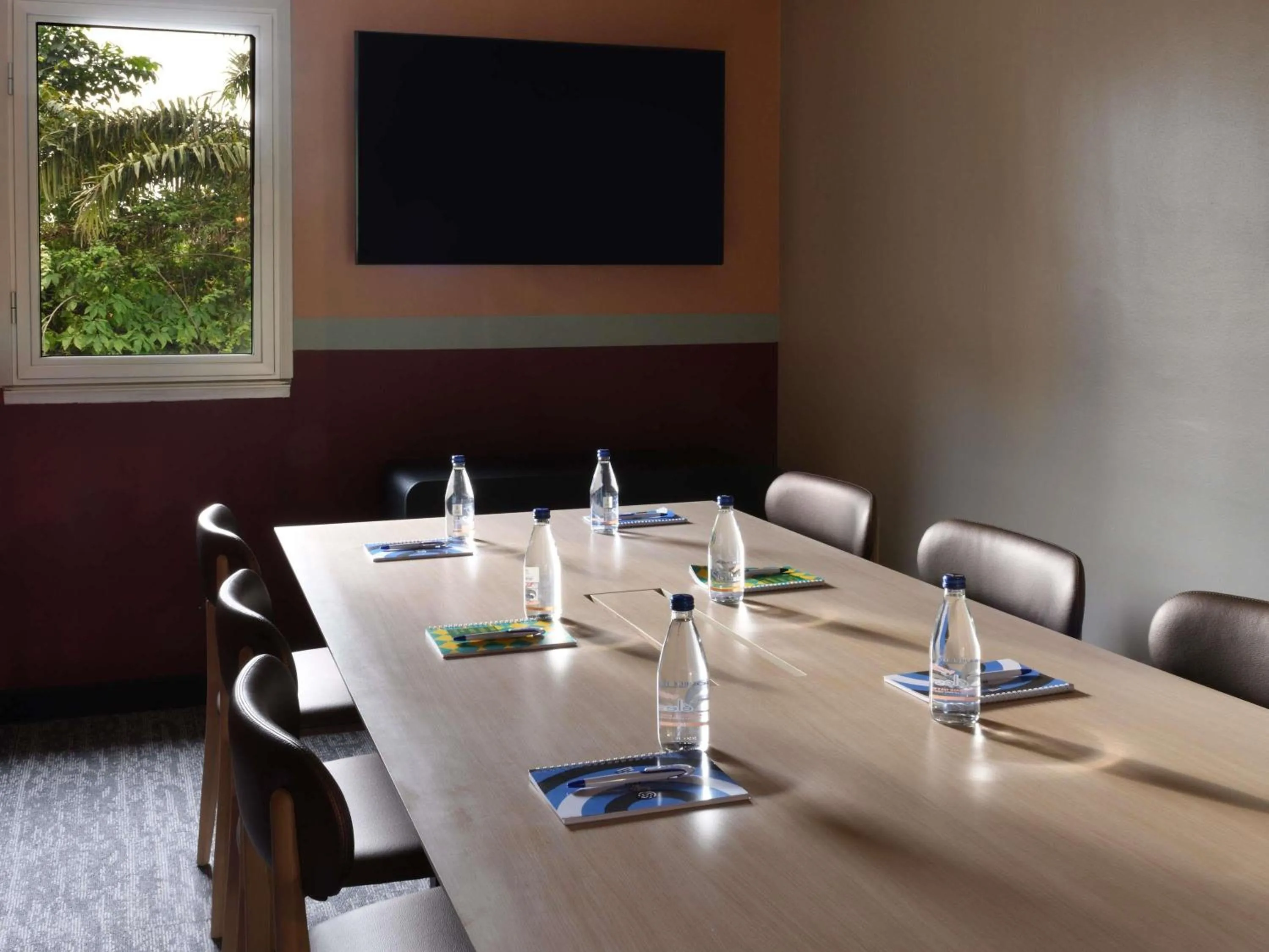 Meeting/conference room in Ibis Styles Abidjan Plateau