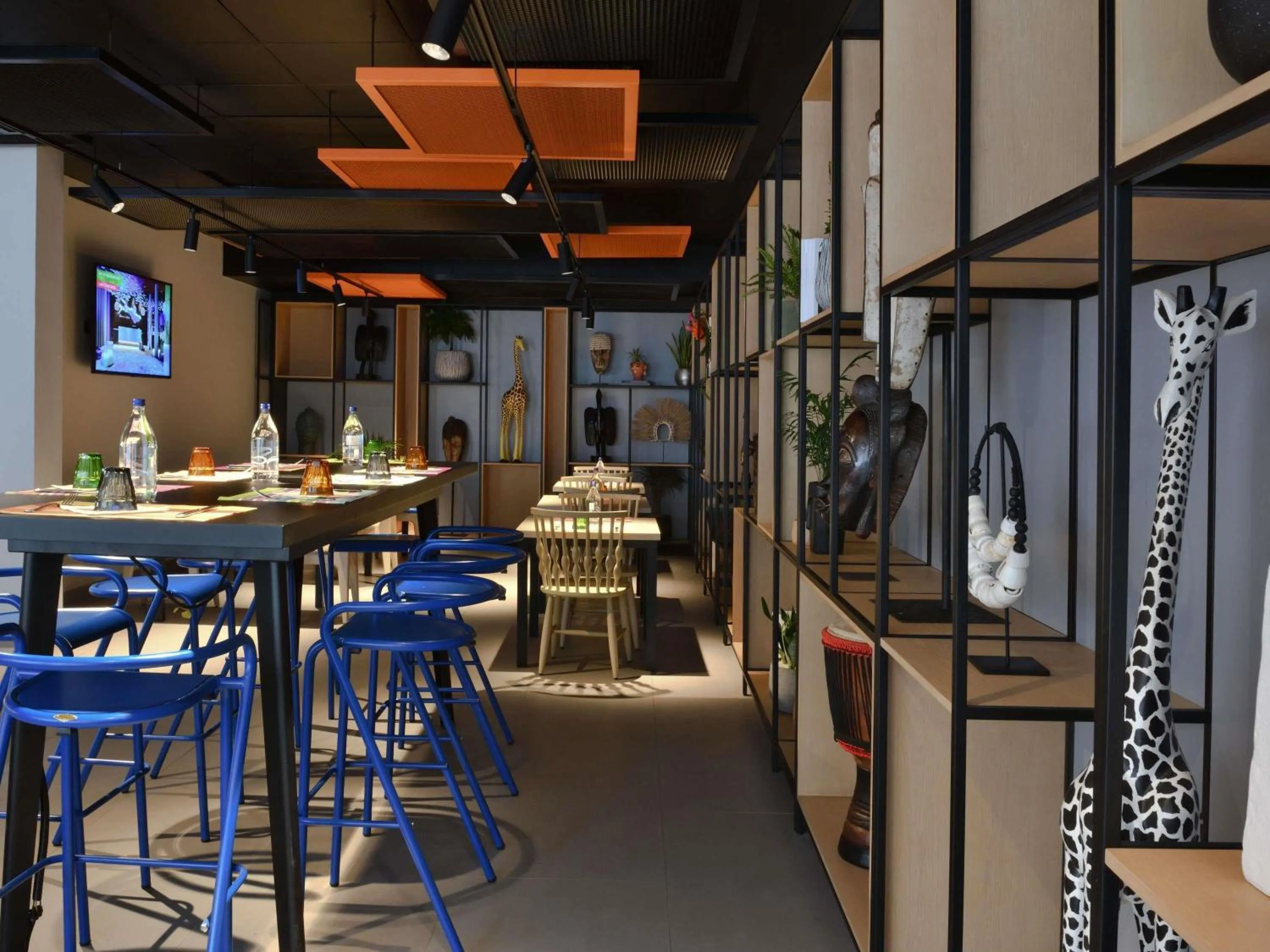 Restaurant/places to eat in Ibis Styles Abidjan Plateau