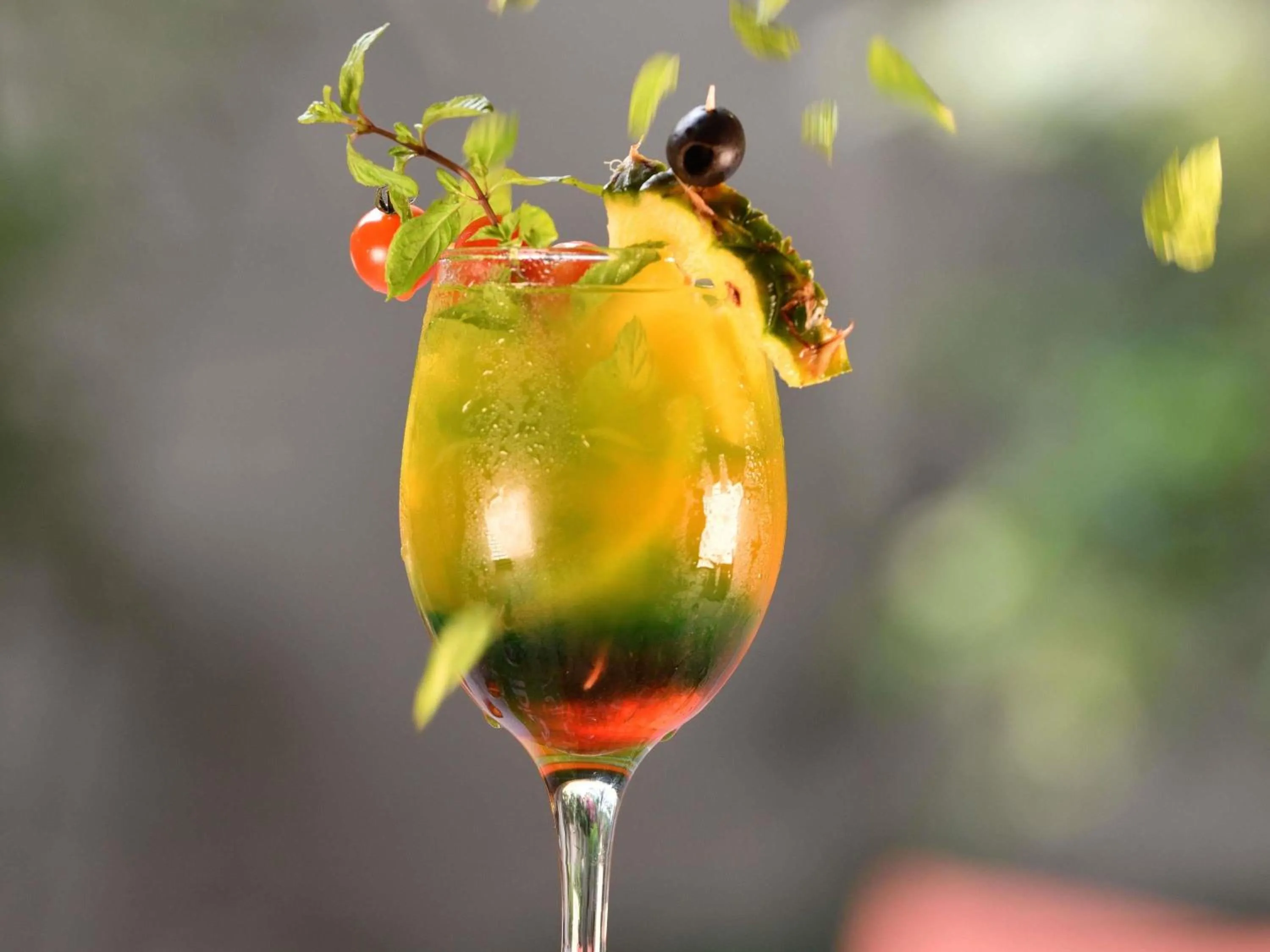 Lounge or bar in Ibis Styles Abidjan Plateau