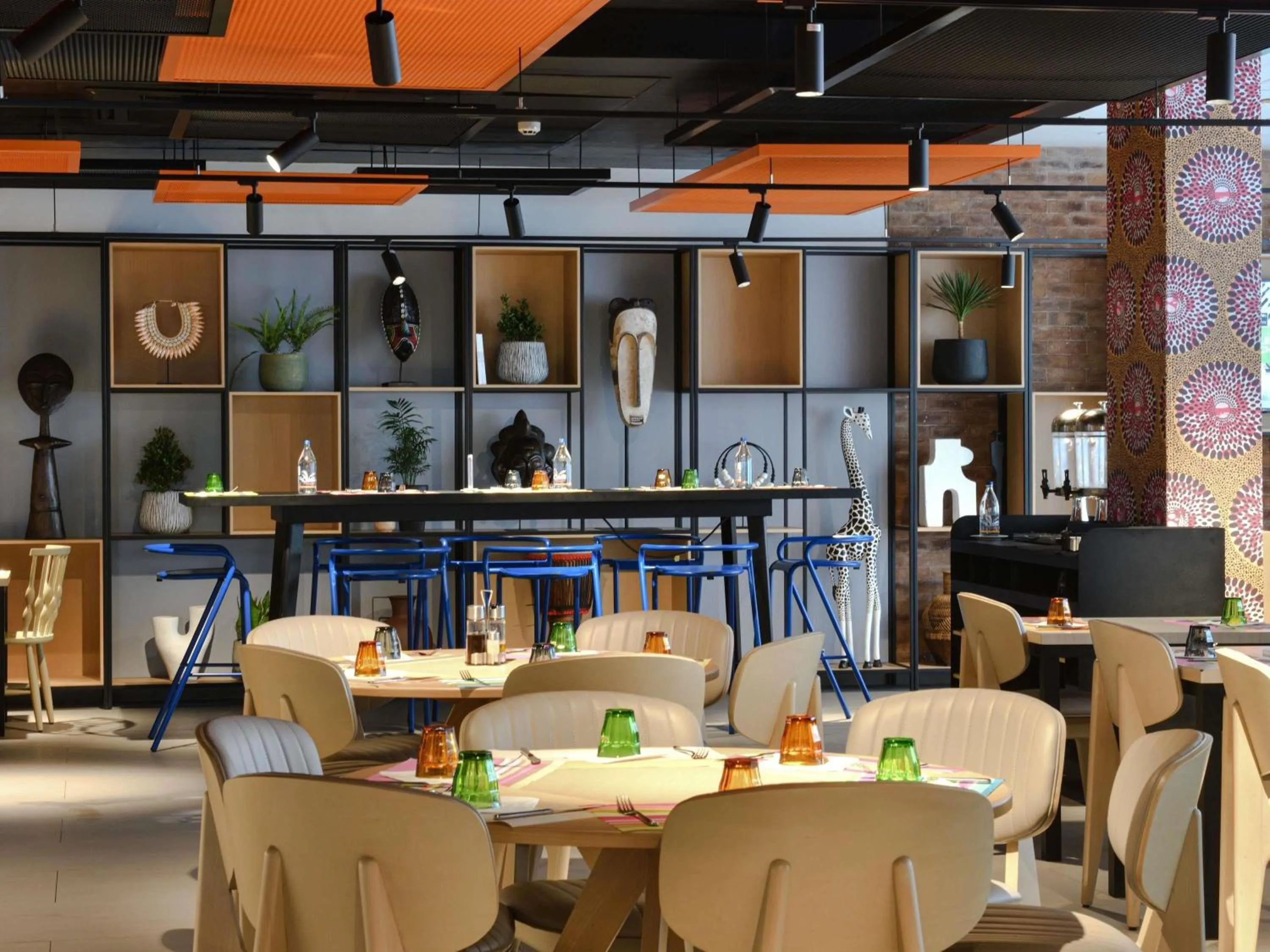 Restaurant/places to eat in Ibis Styles Abidjan Plateau