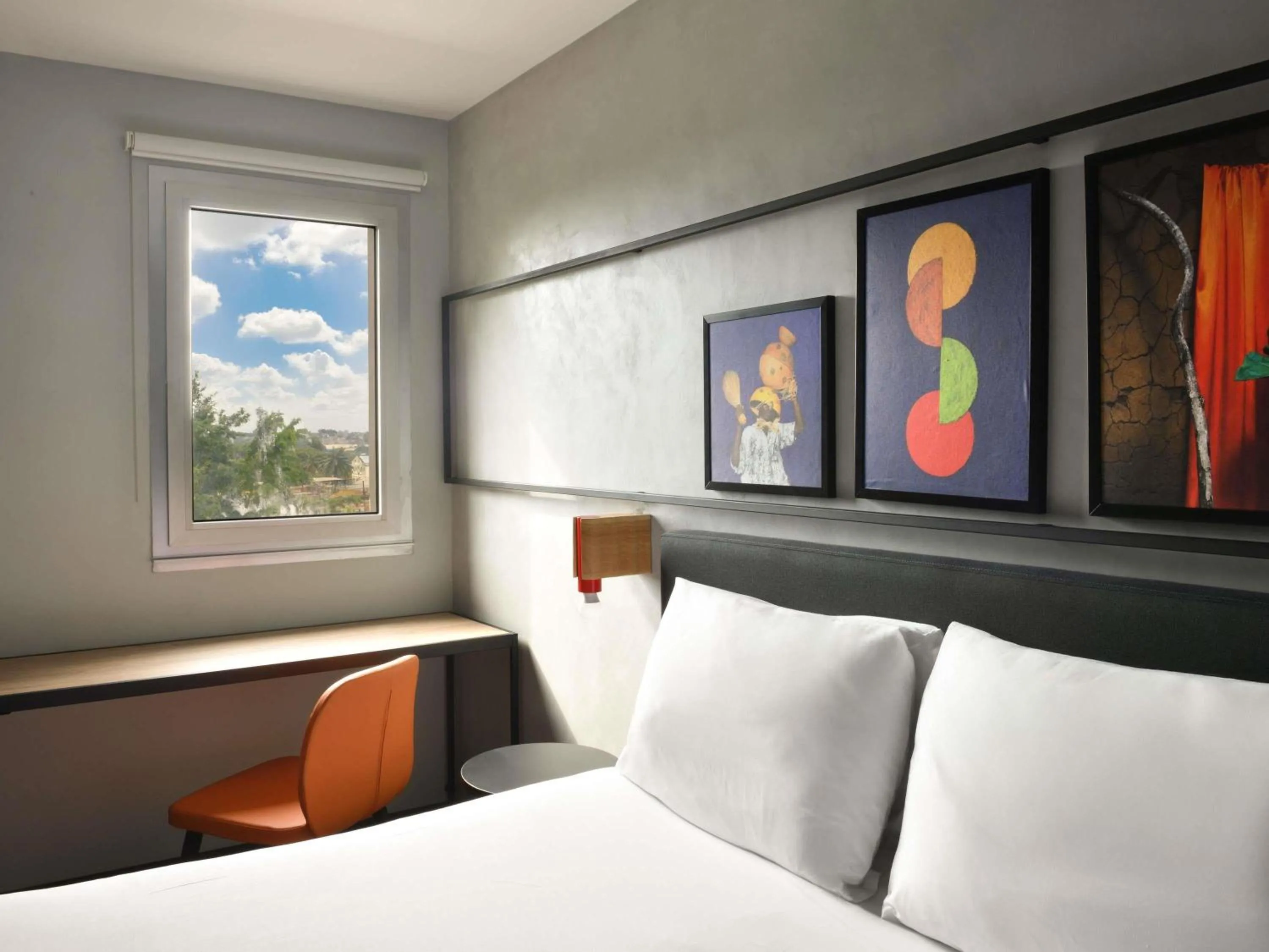 Bedroom, Bed in Ibis Styles Abidjan Plateau