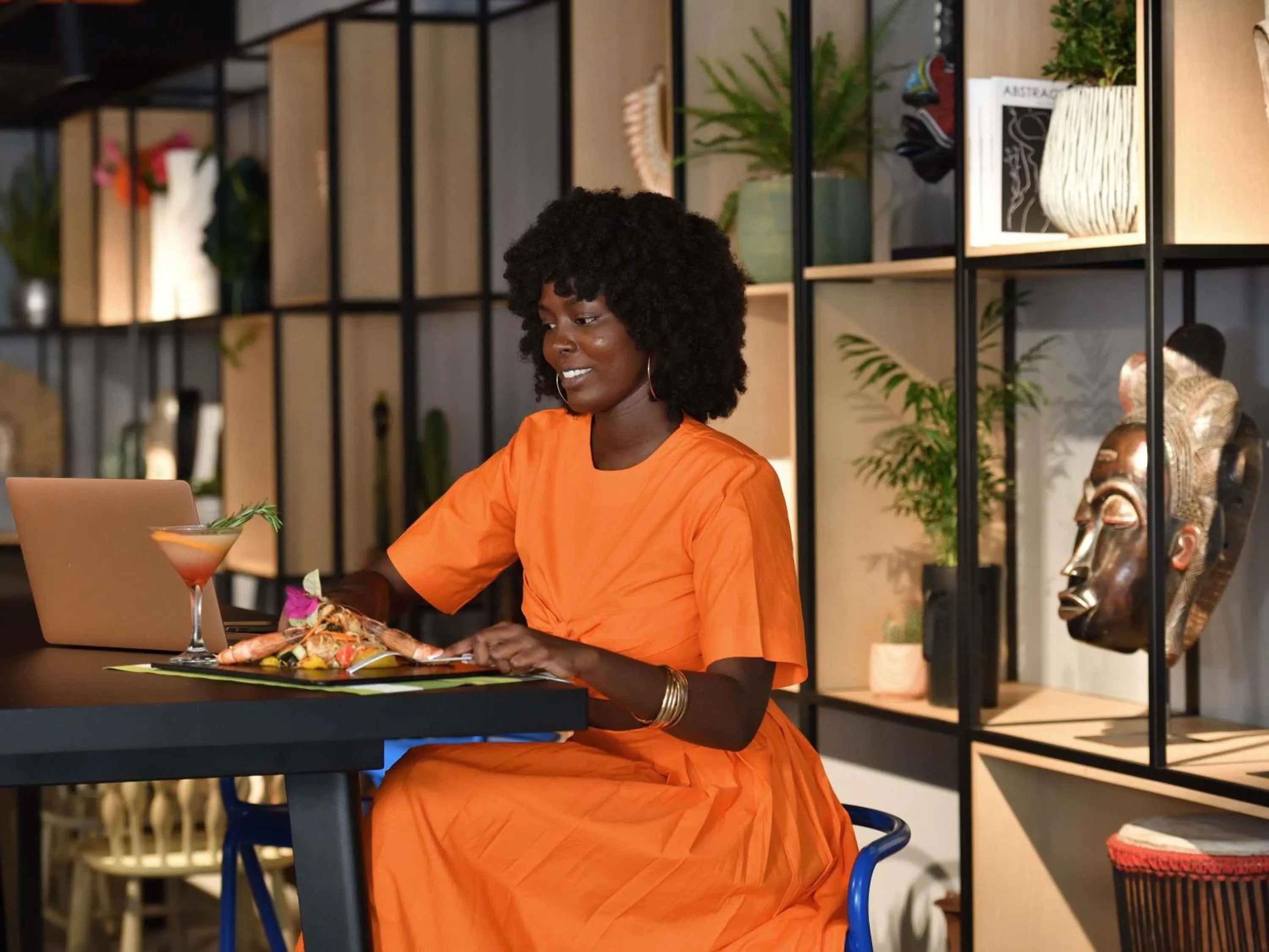 Restaurant/places to eat in Ibis Styles Abidjan Plateau