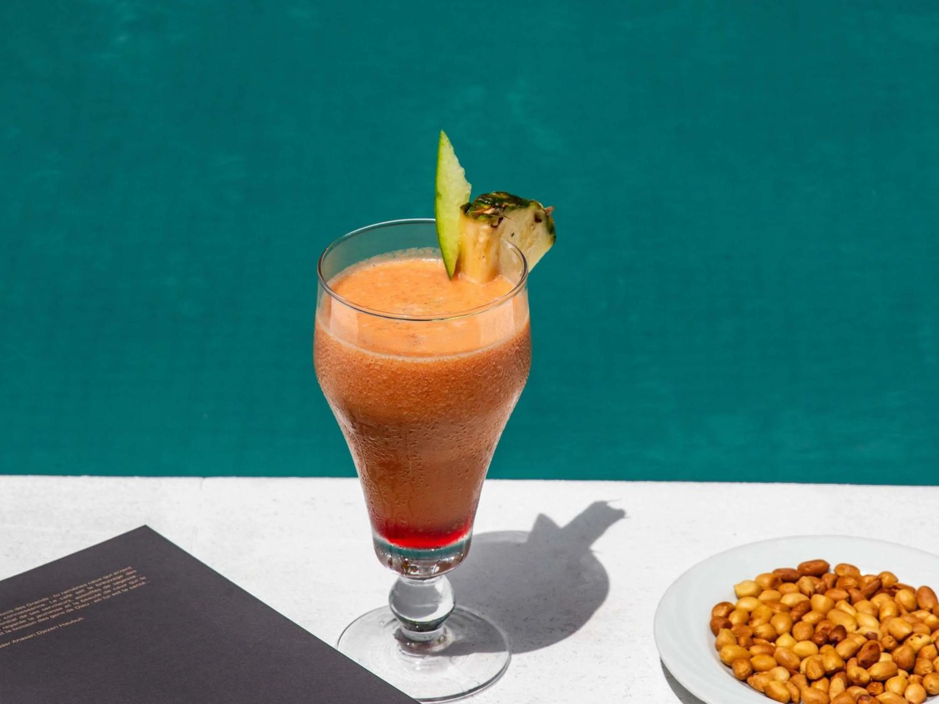 Lounge or bar in Ibis Styles Abidjan Marcory