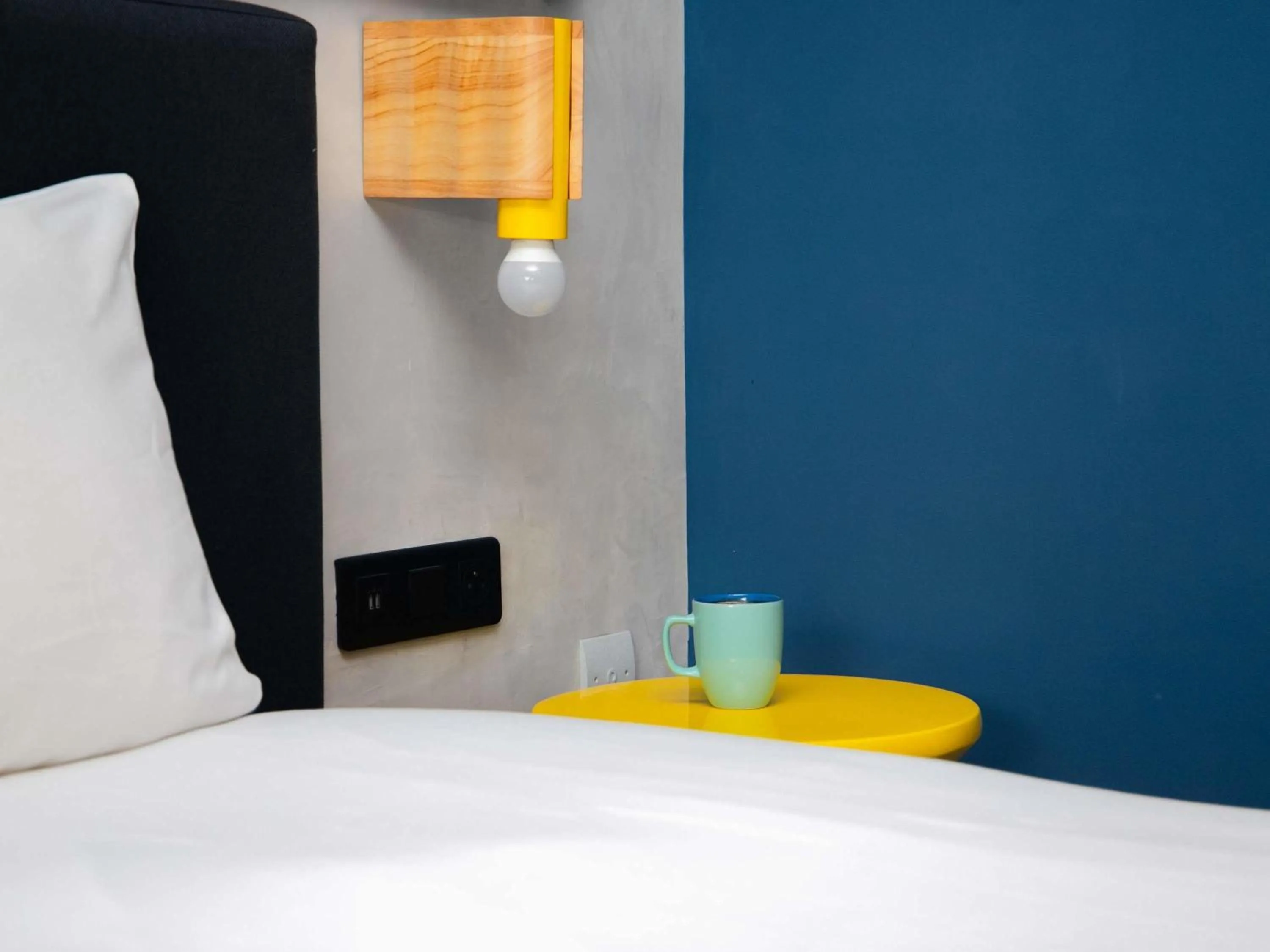 Bedroom, Bed in Ibis Styles Abidjan Marcory