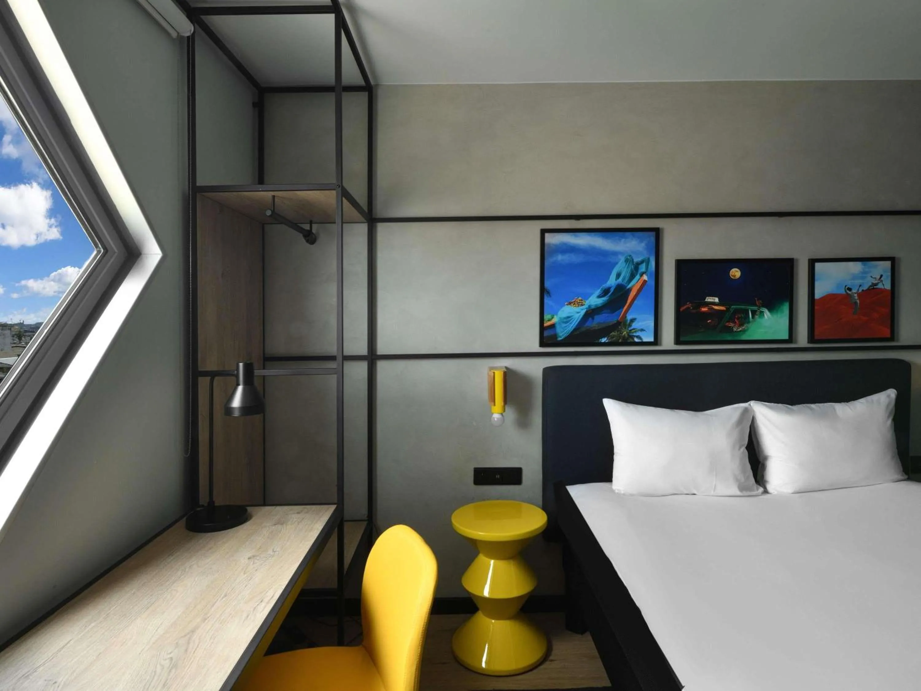 Bedroom, Bed in Ibis Styles Abidjan Marcory