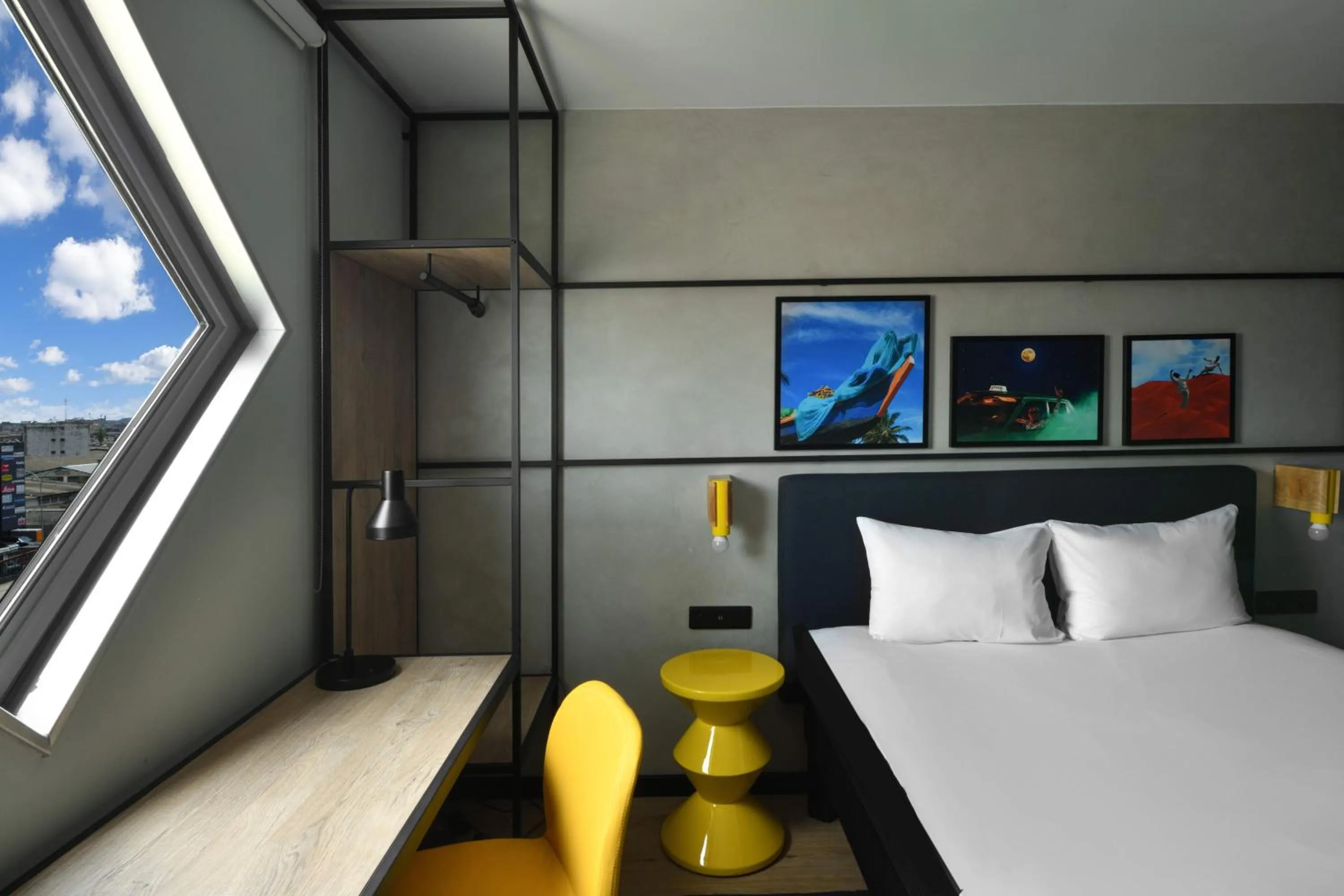 Bedroom, Bed in Ibis Styles Abidjan Marcory