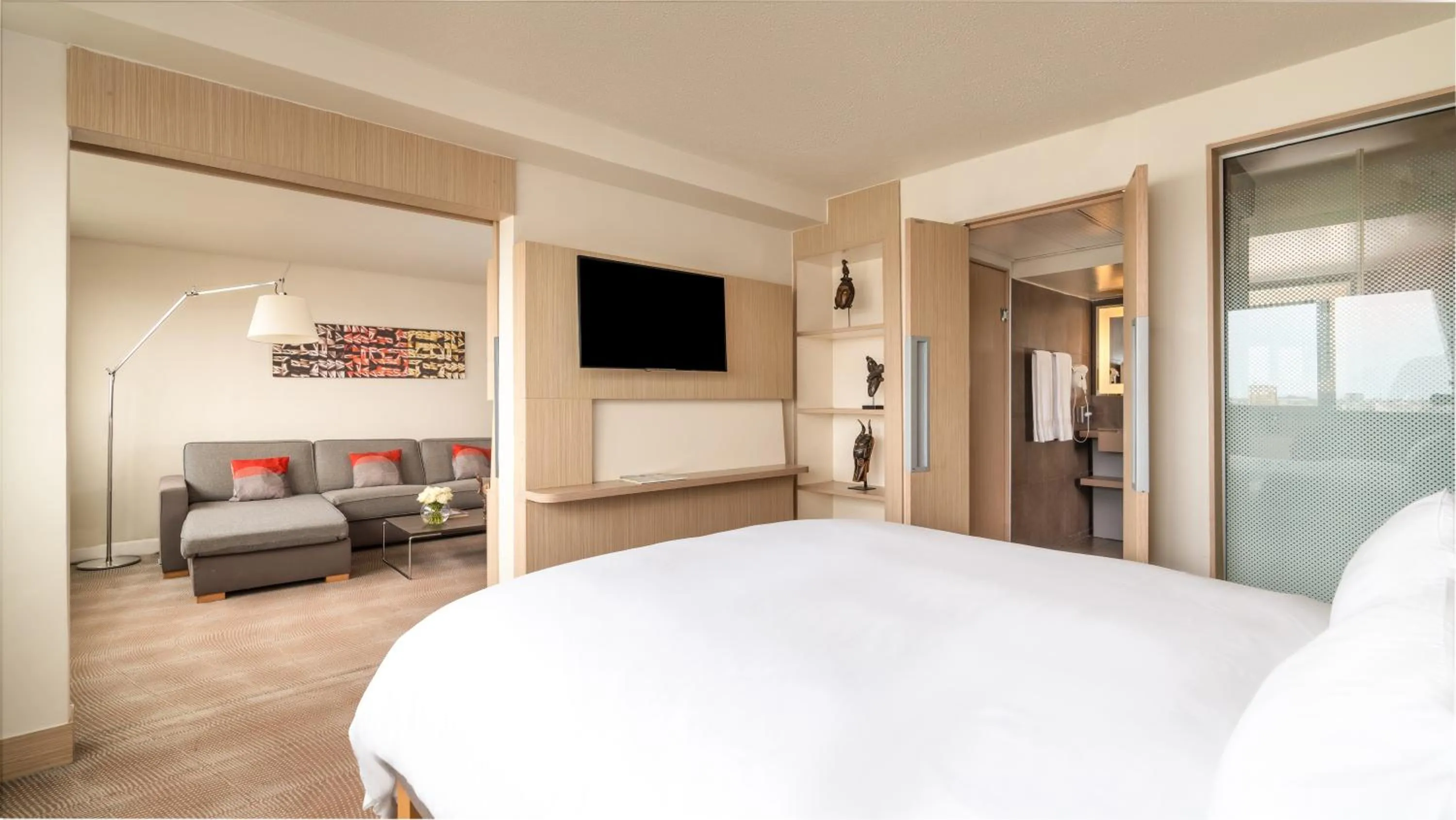 Bedroom, Bed in Novotel Abidjan Plateau