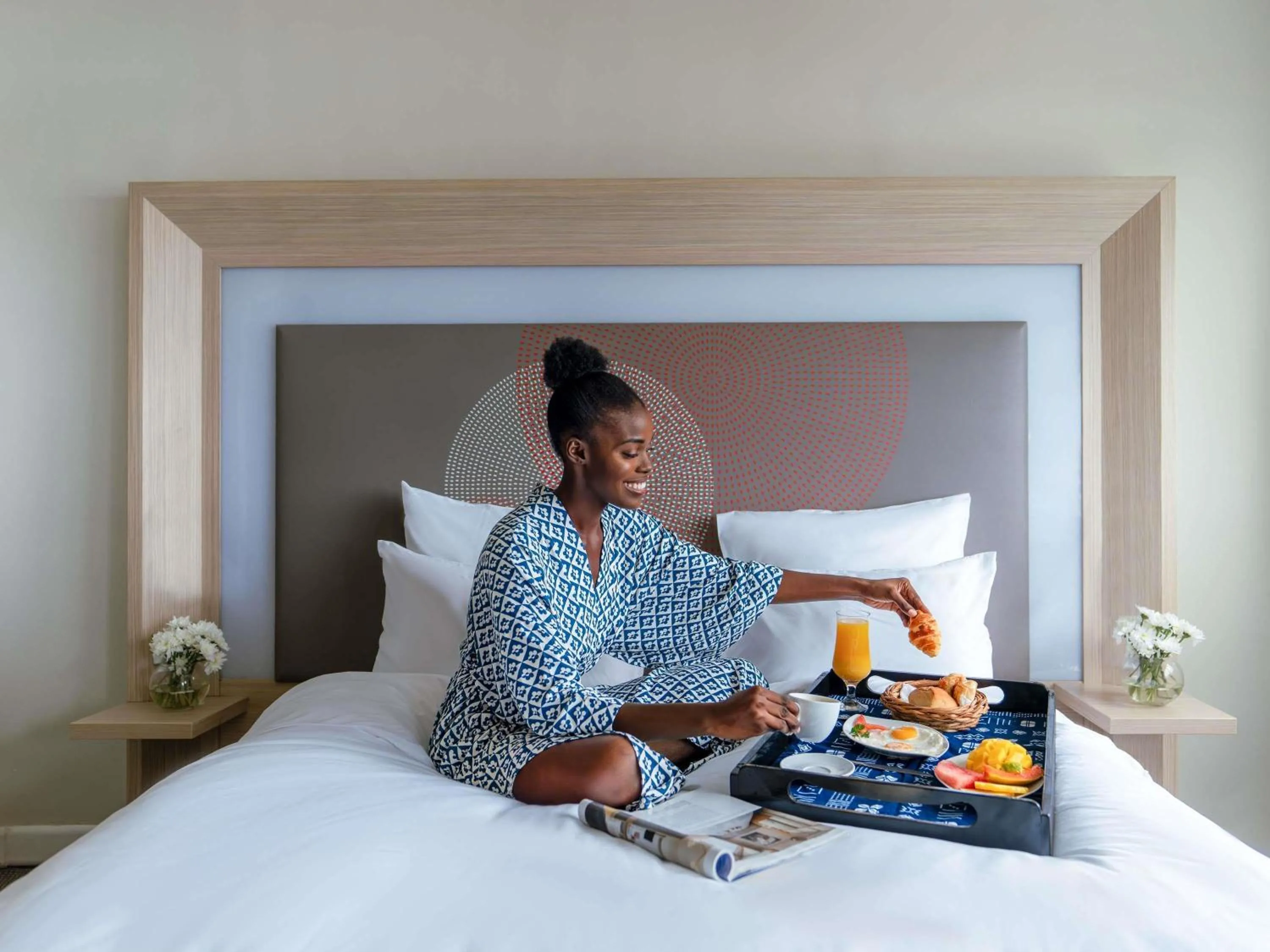 Bedroom, Bed in Novotel Abidjan Plateau
