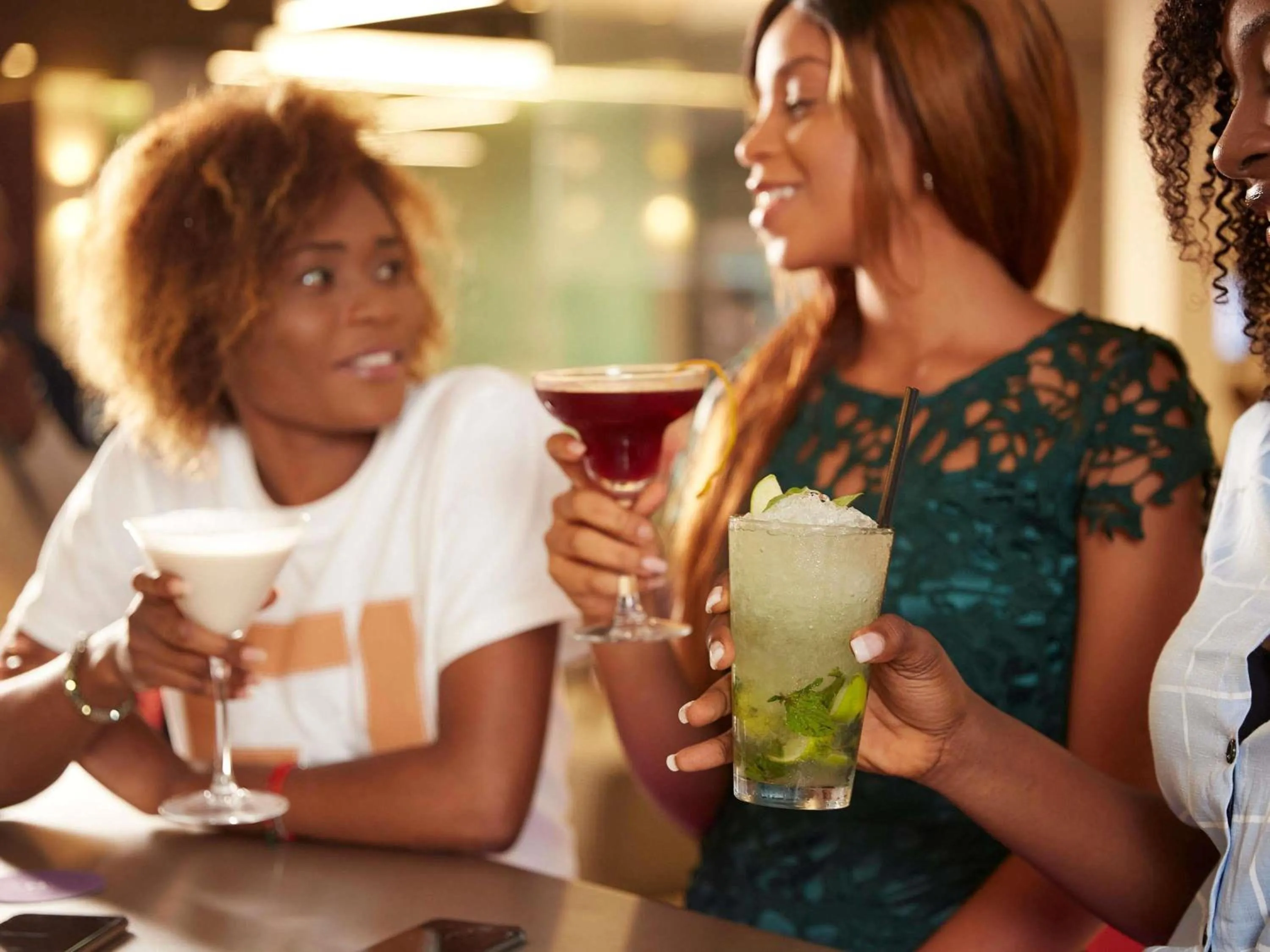 Lounge or bar in Novotel Abidjan Plateau