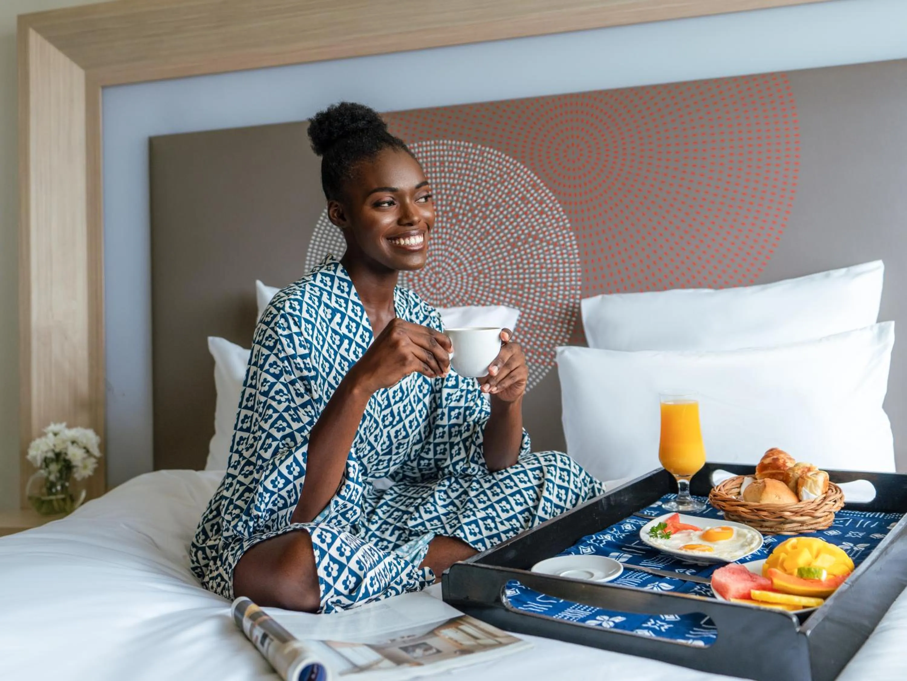 Breakfast, Bed in Novotel Abidjan Plateau