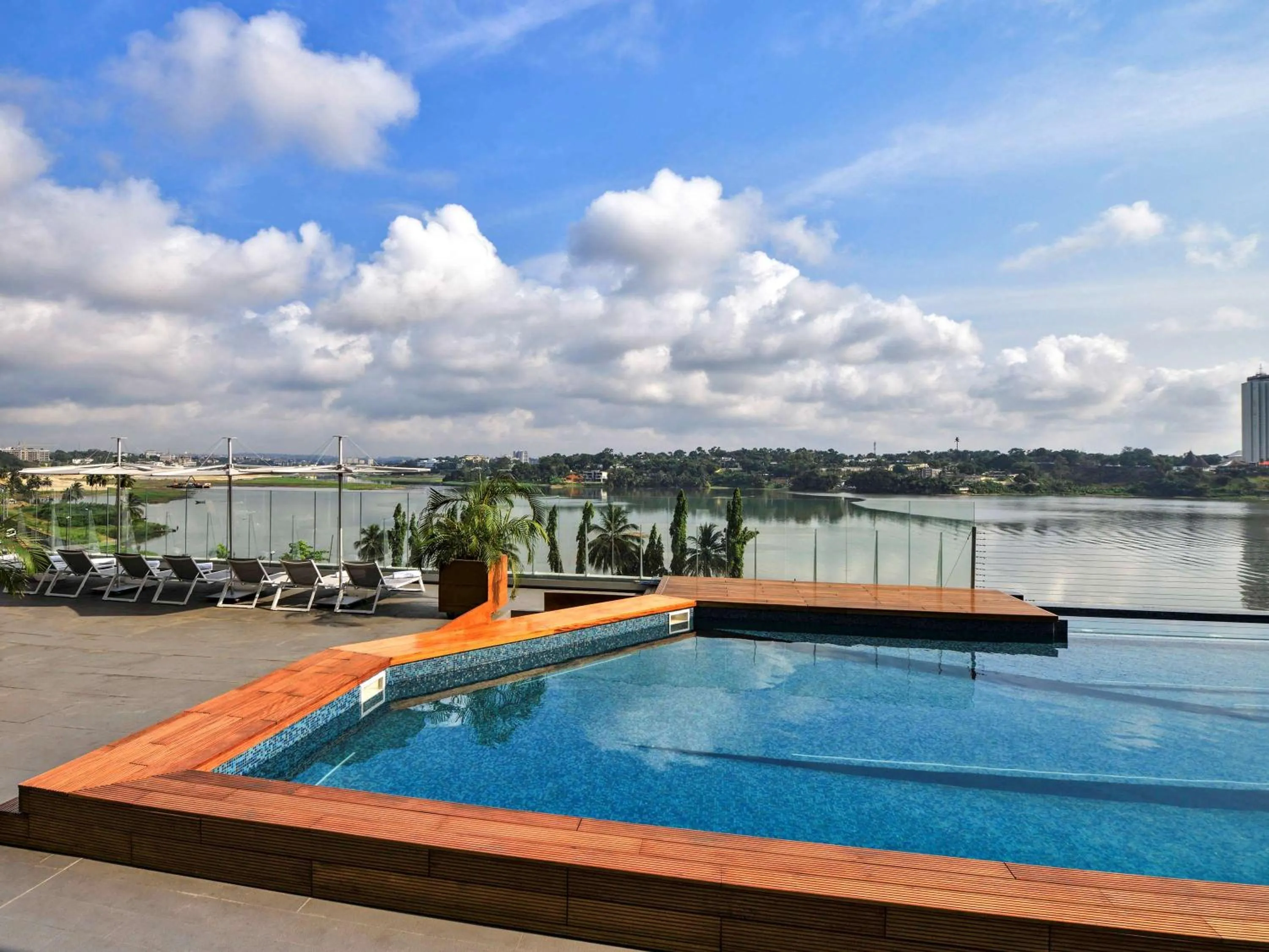 Property building in Pullman Abidjan