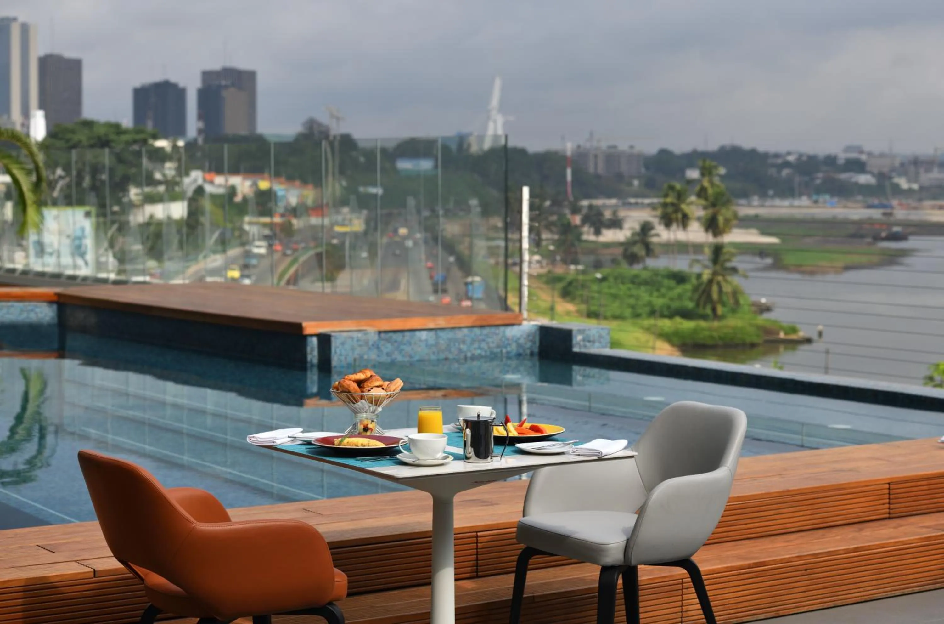 Restaurant/places to eat in Pullman Abidjan