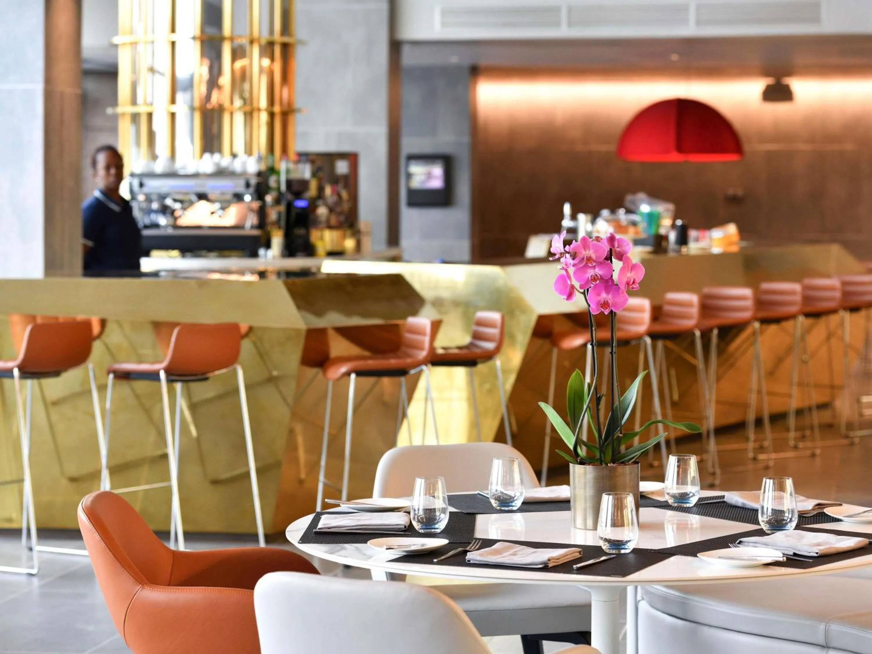 Lounge or bar in Pullman Abidjan