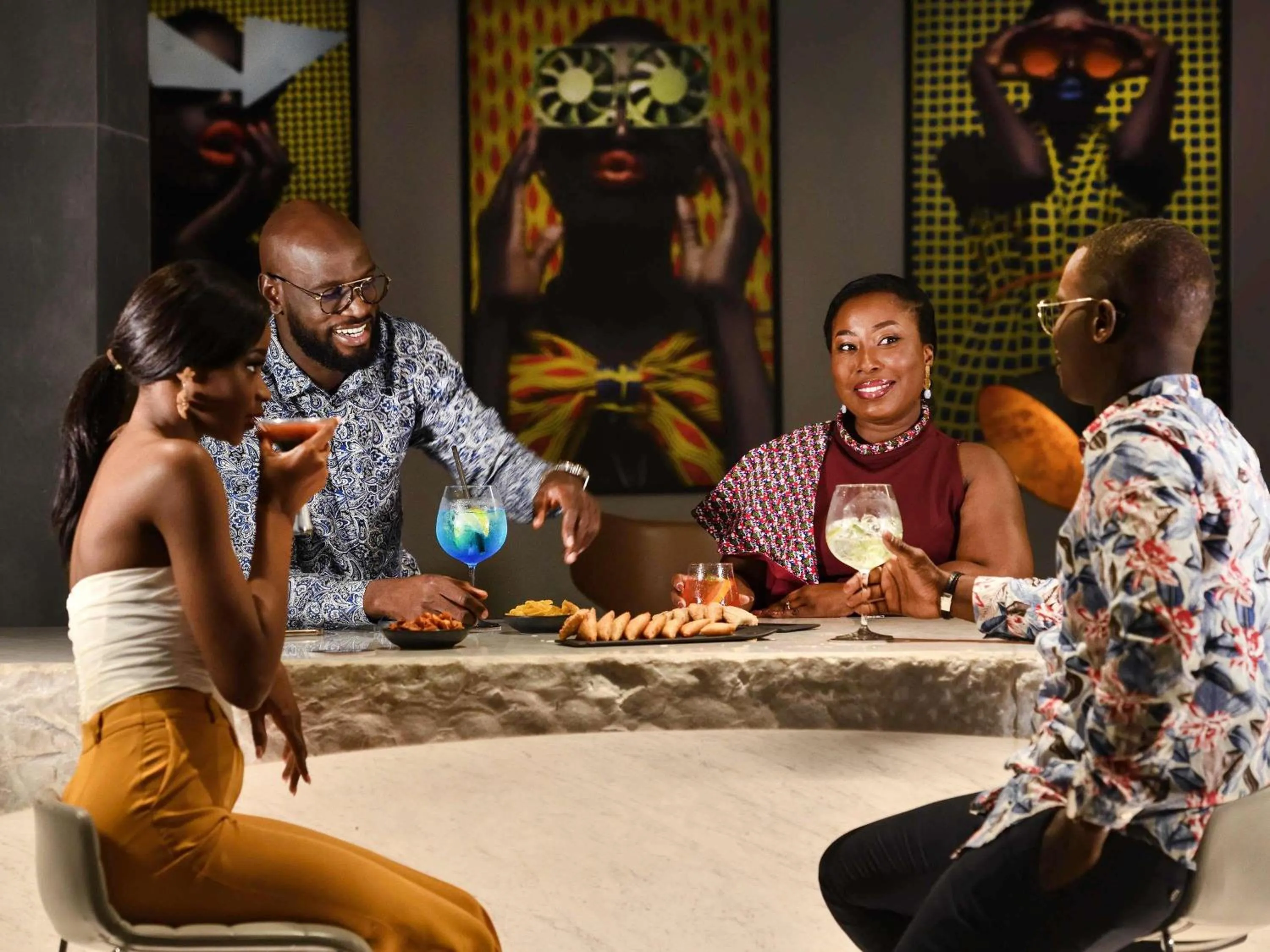 Lounge or bar in Pullman Abidjan