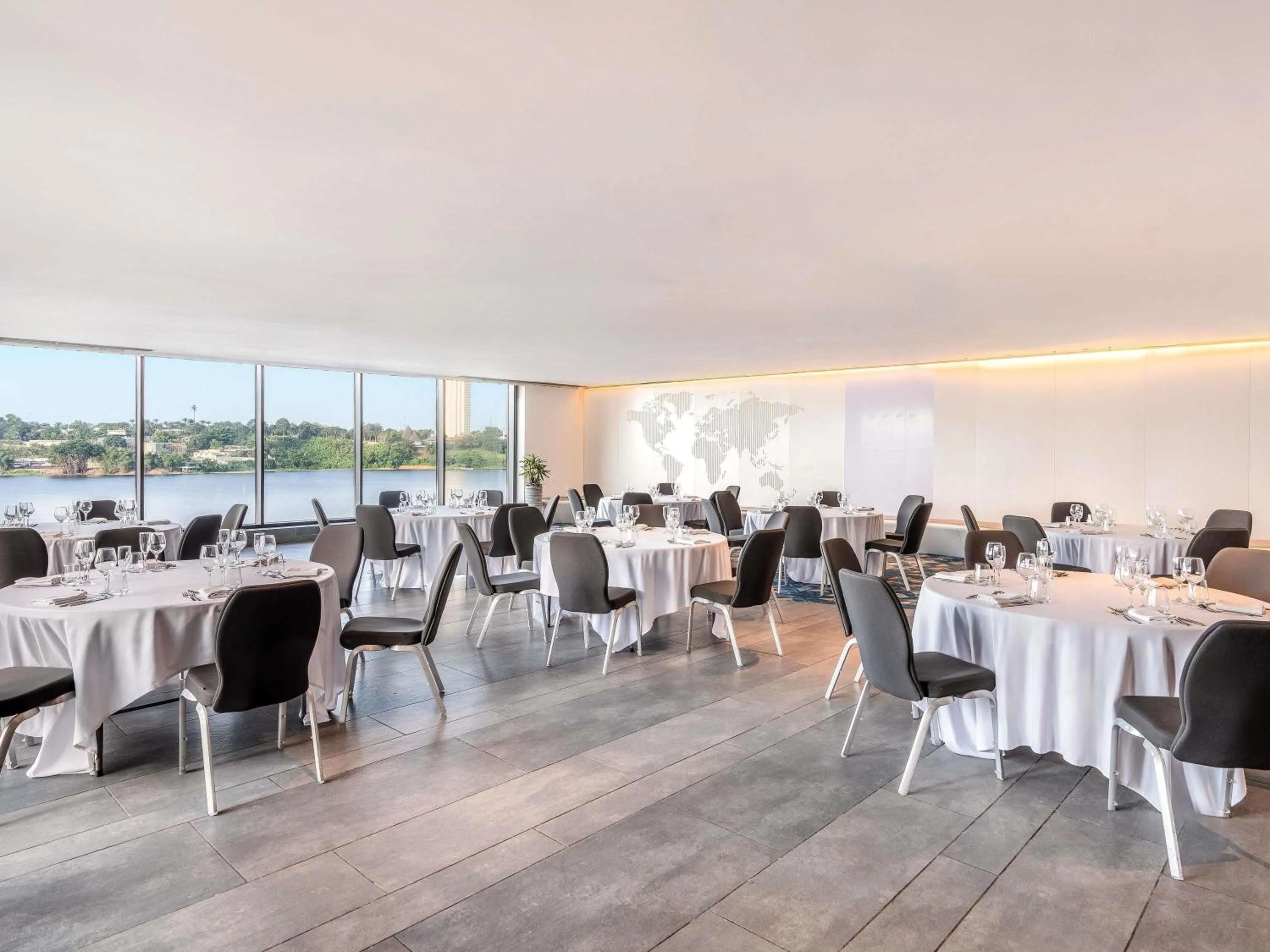 Meeting/conference room in Pullman Abidjan