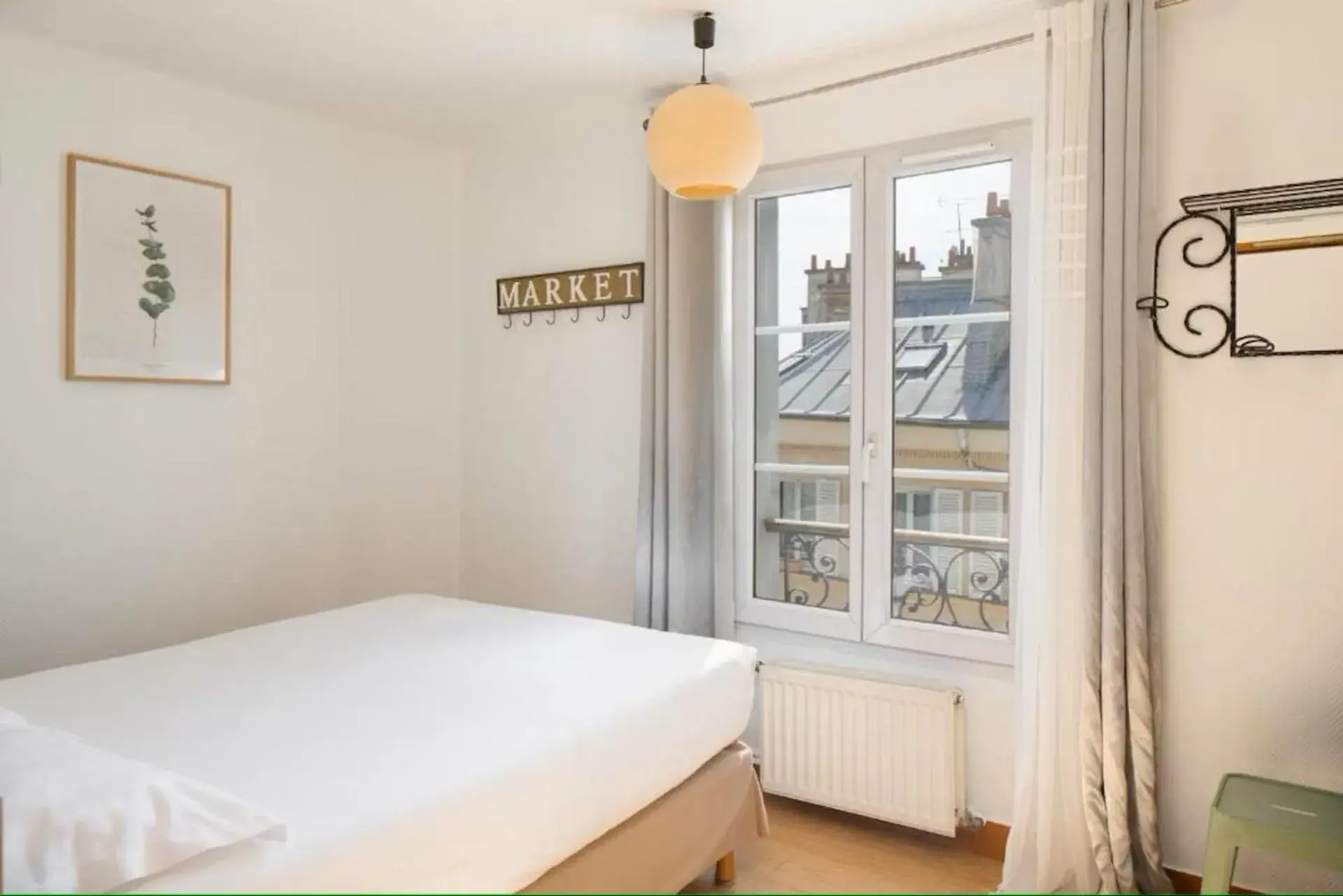 Classic Double Room in Le Village Montmartre by Hiphophostels Classic Double Room in Le Village Montmartre by Hiphophostels