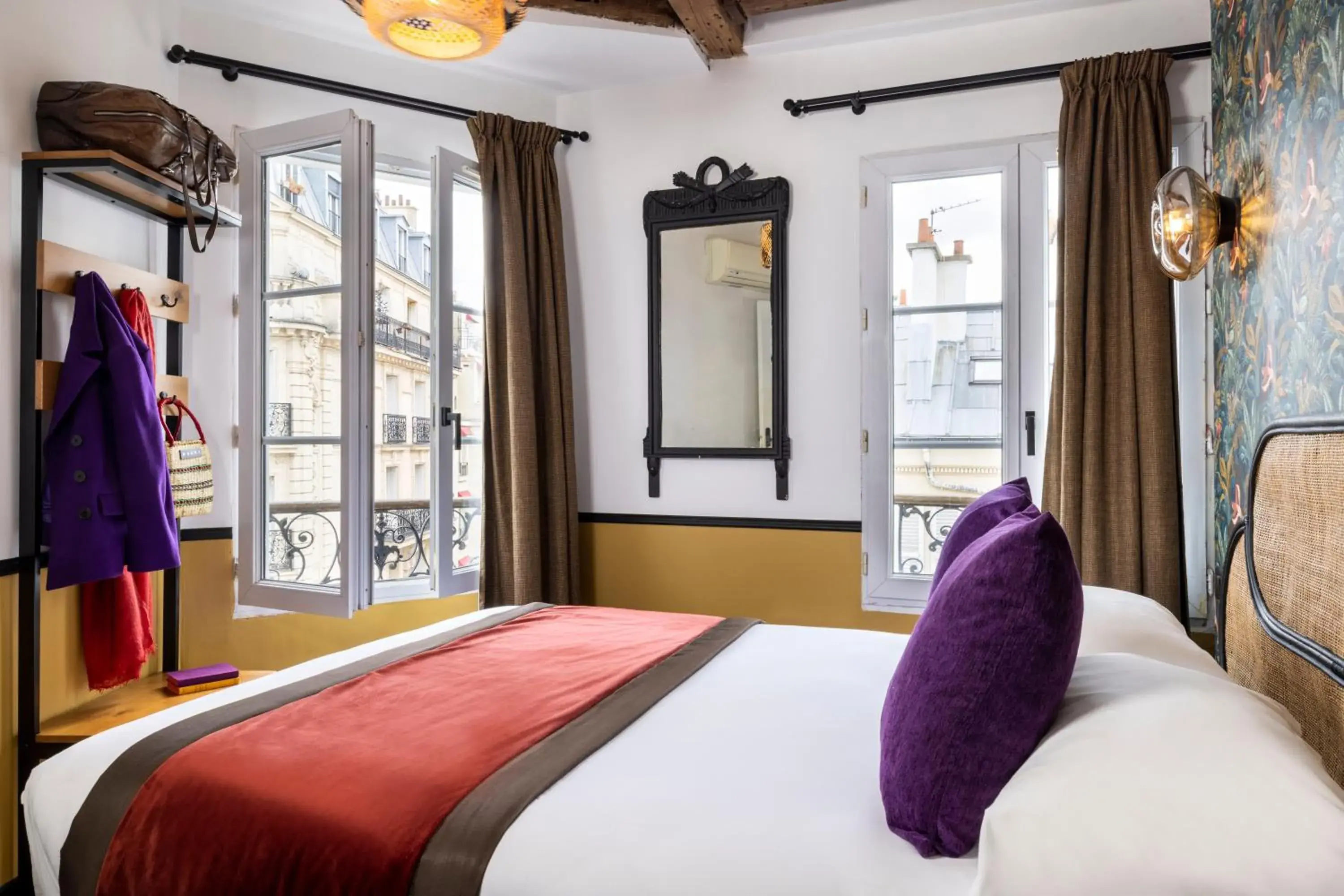 Superior Double Room with Sacre Coeur Basilica View in Le Village Montmartre by Hiphophostels Superior Double Room with Sacre Coeur Basilica View in Le Village Montmartre by Hiphophostels