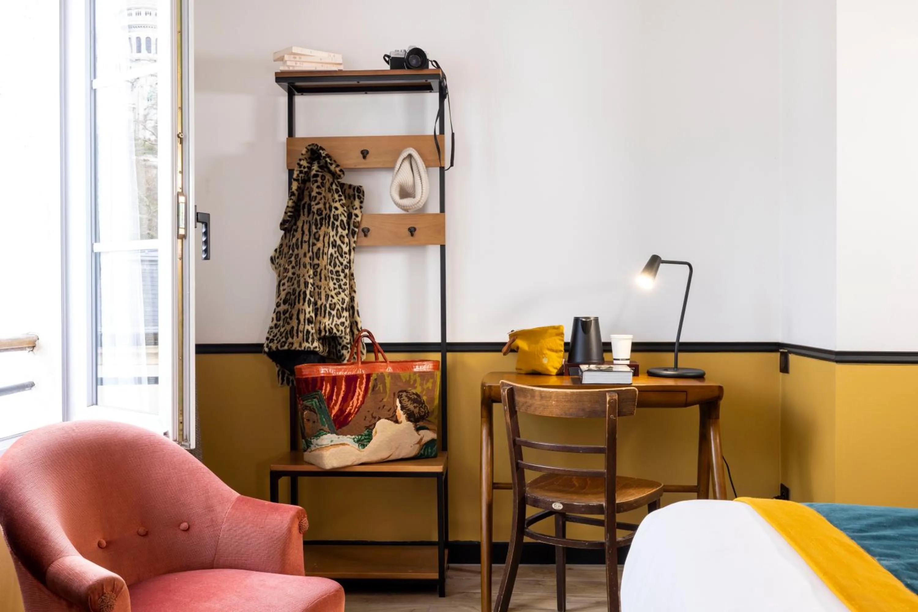 Bedroom in Le Village Montmartre