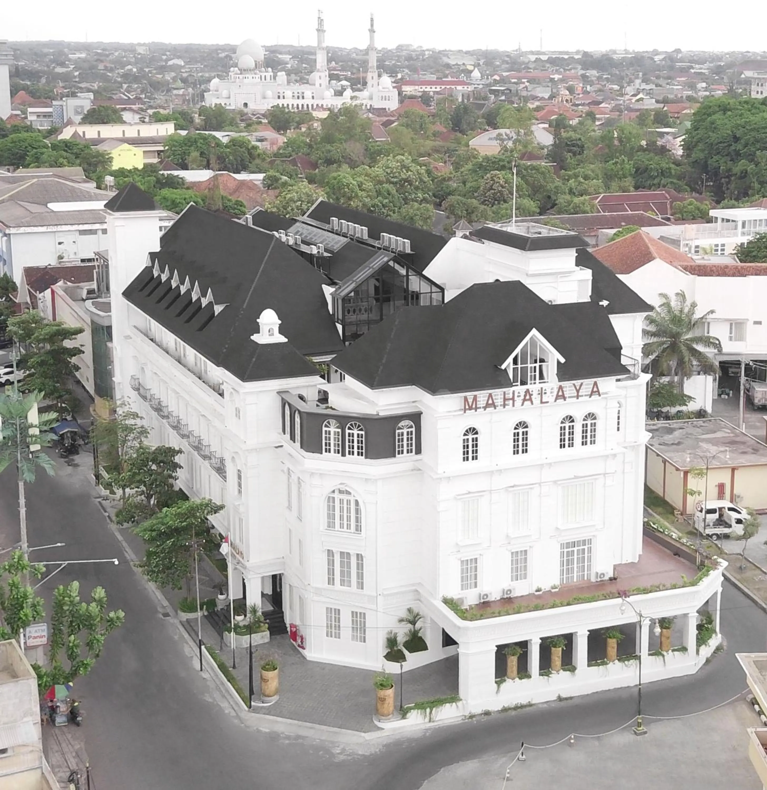 Property building in MAHALAYA The Legacy Hotel