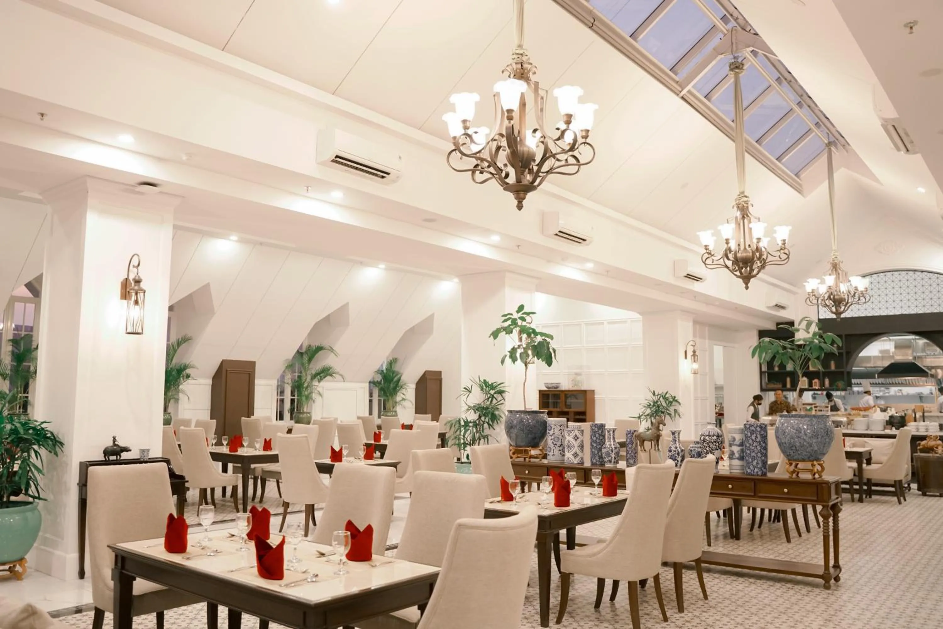 Restaurant/places to eat in MAHALAYA The Legacy Hotel