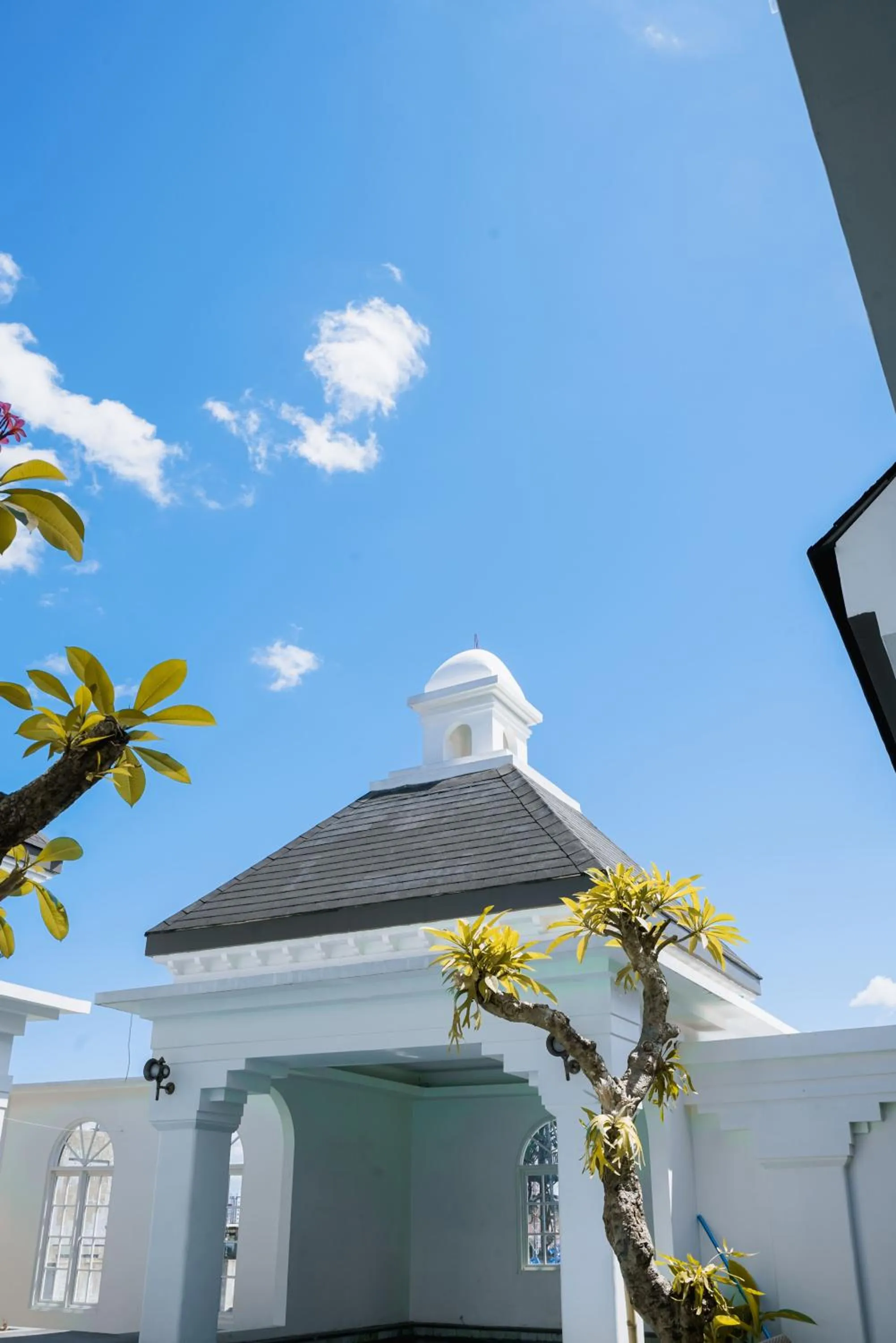 Swimming pool in MAHALAYA The Legacy Hotel