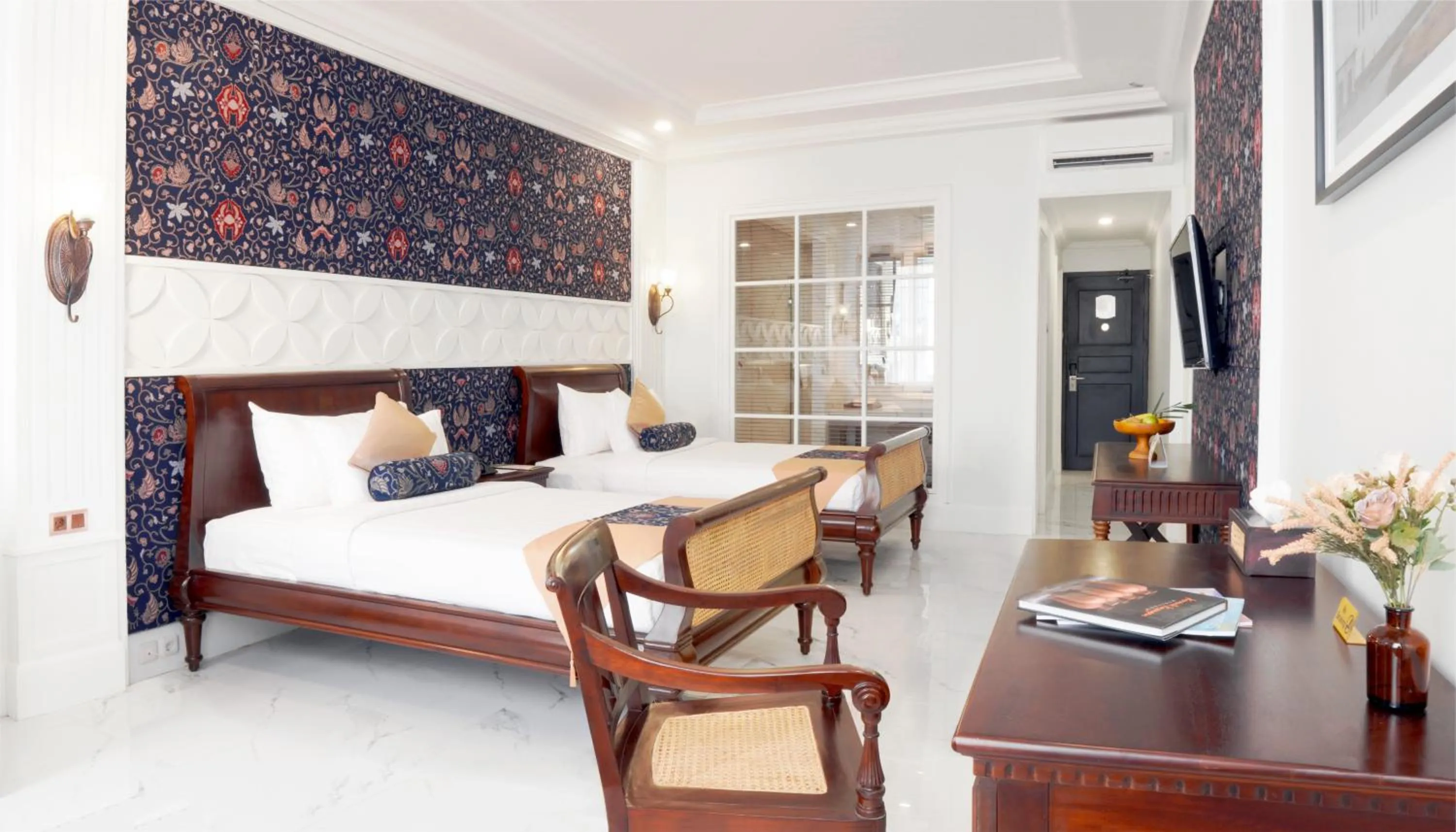 Bedroom, Bed in MAHALAYA The Legacy Hotel