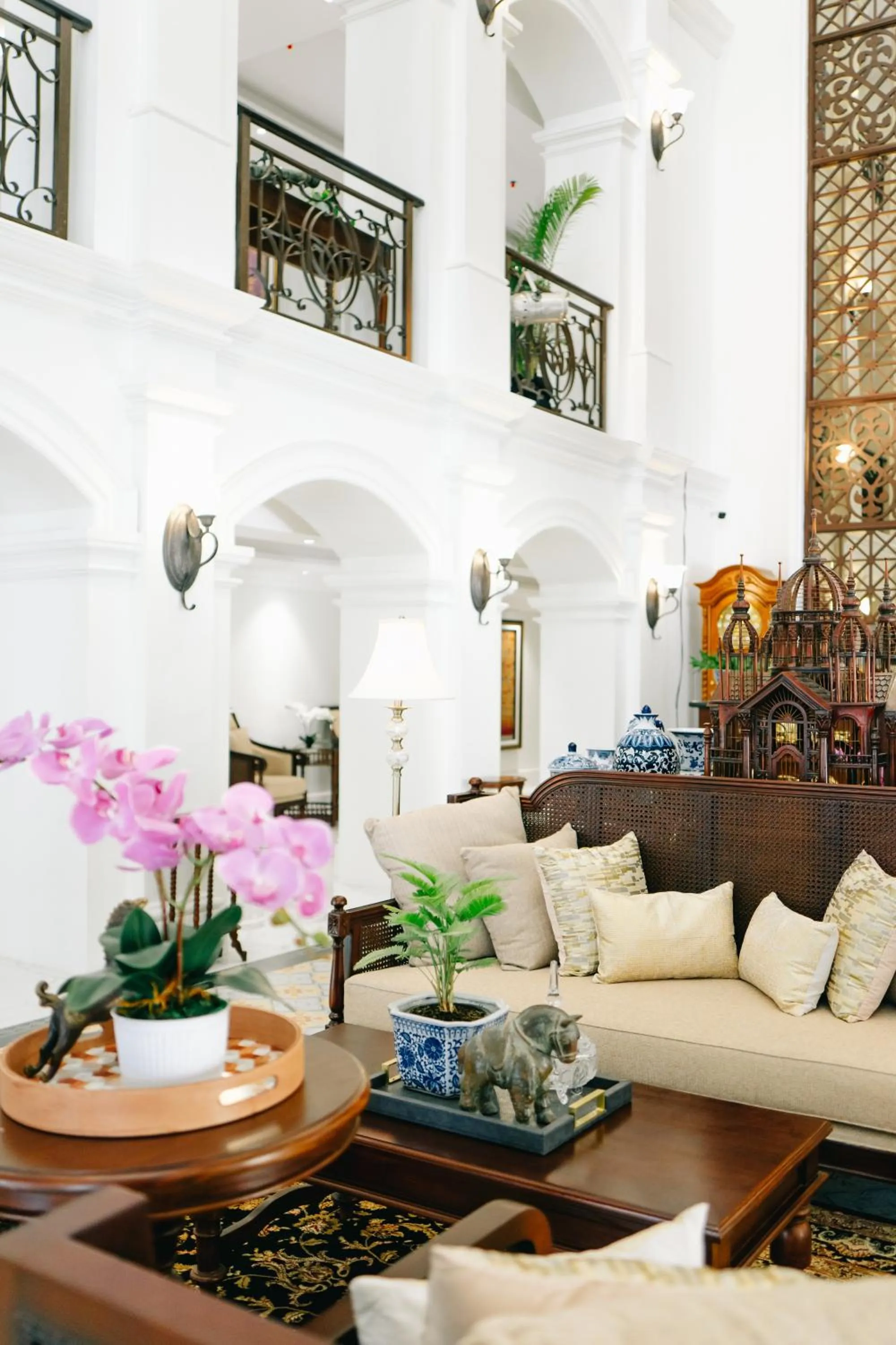 Lobby or reception in MAHALAYA The Legacy Hotel