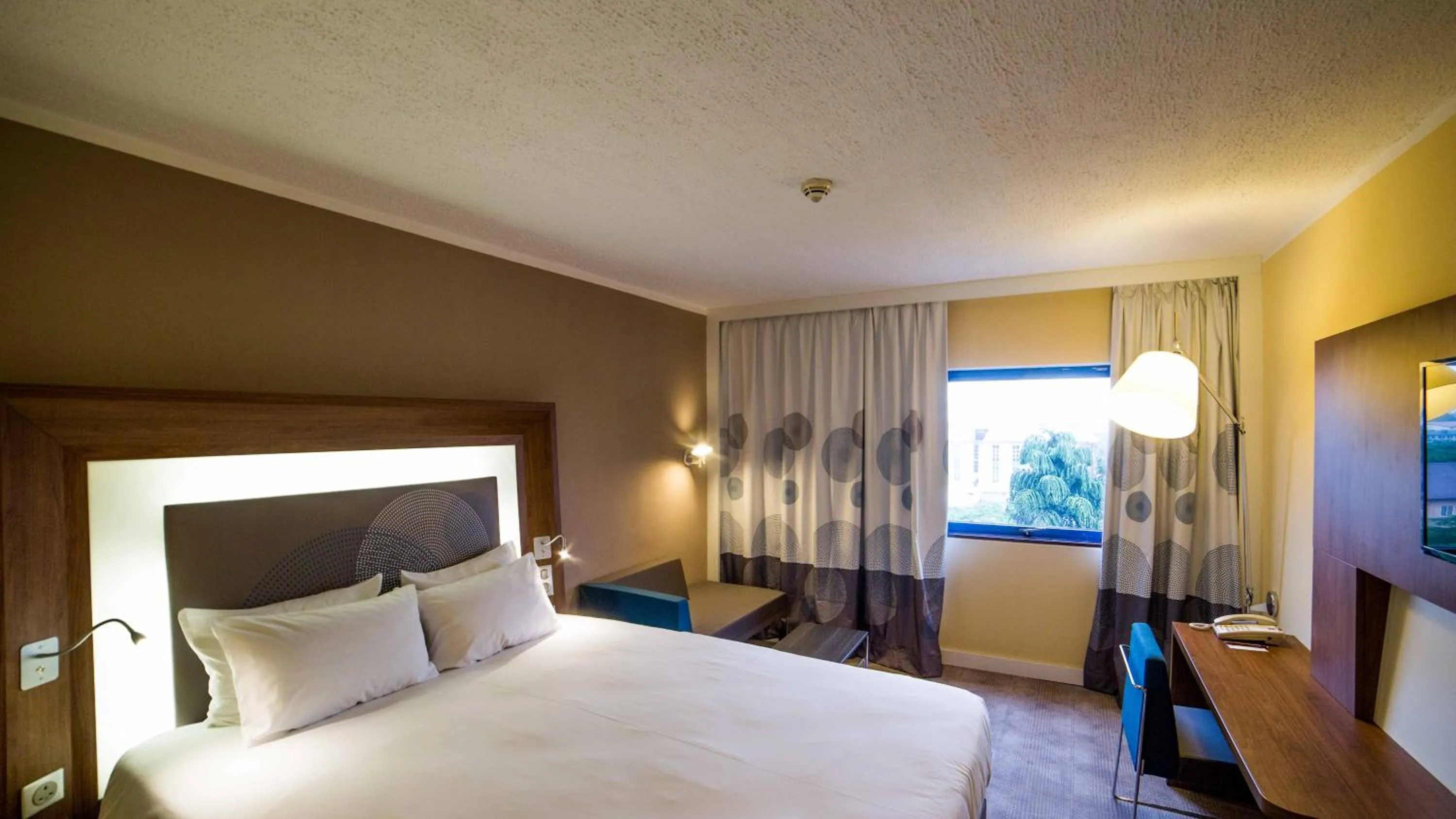 Bedroom, Bed in Novotel Port Harcourt