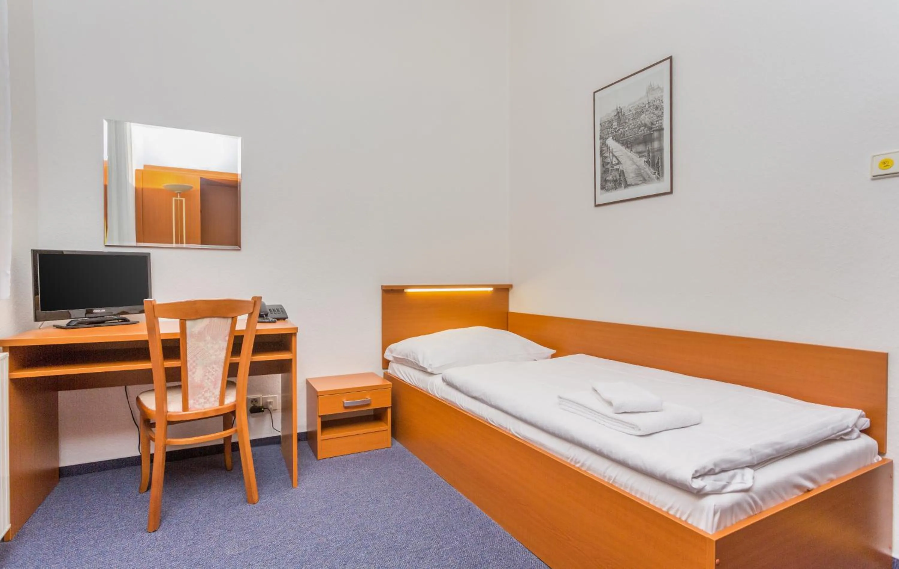 Bedroom, Bed in Hotel Astra