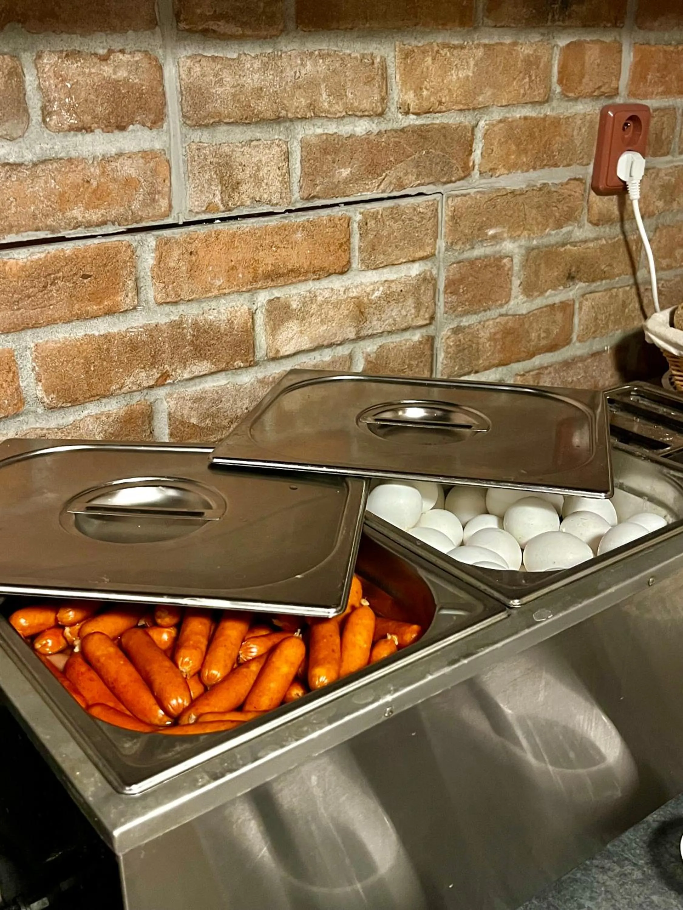 Food and drinks in Hotel Astra