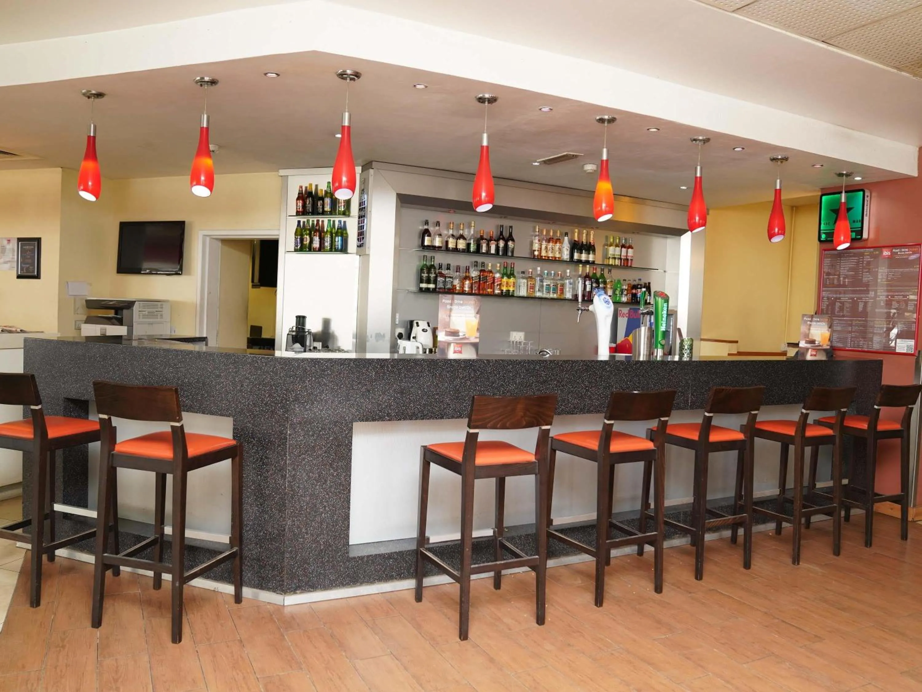Lounge or bar in Ibis Lagos Airport