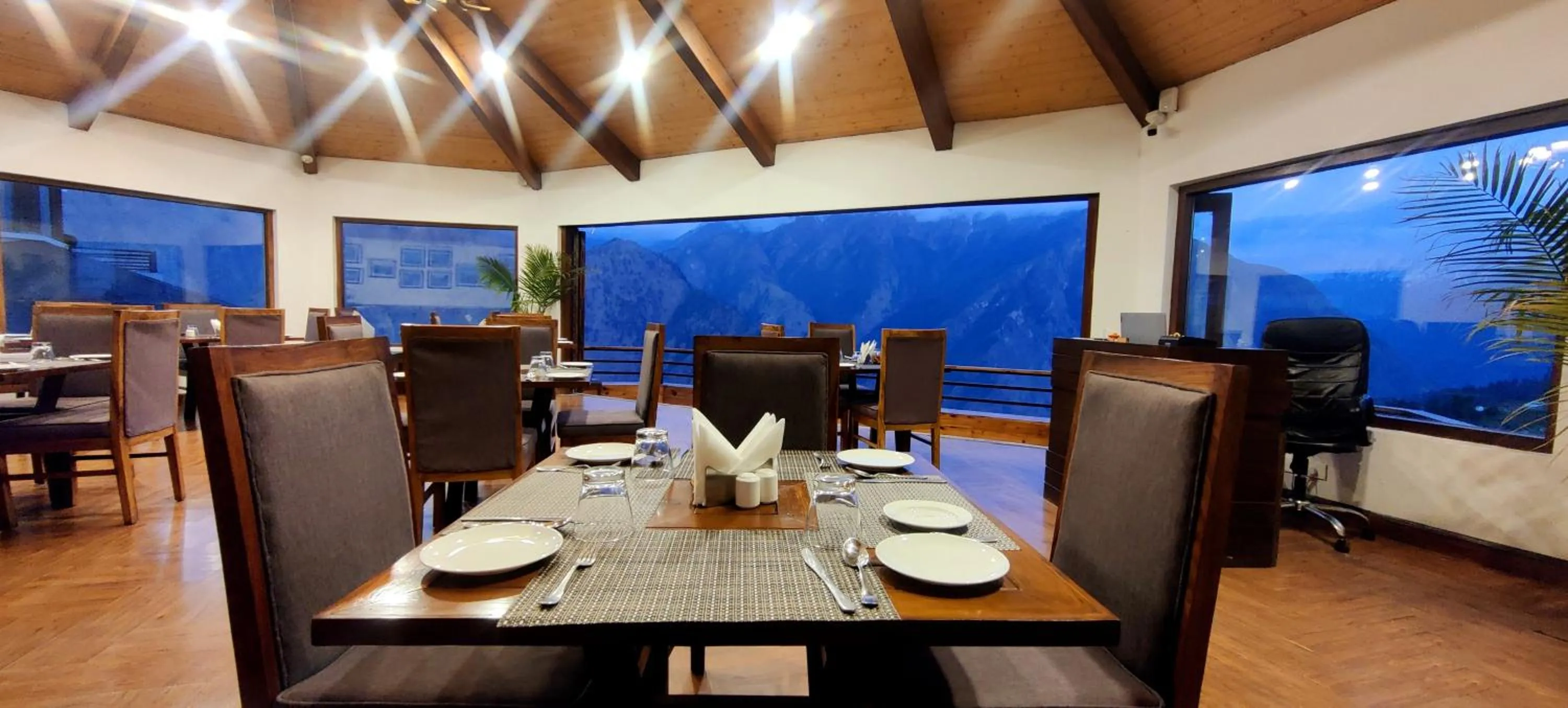 Restaurant/places to eat in Casa Himalaya, Auli