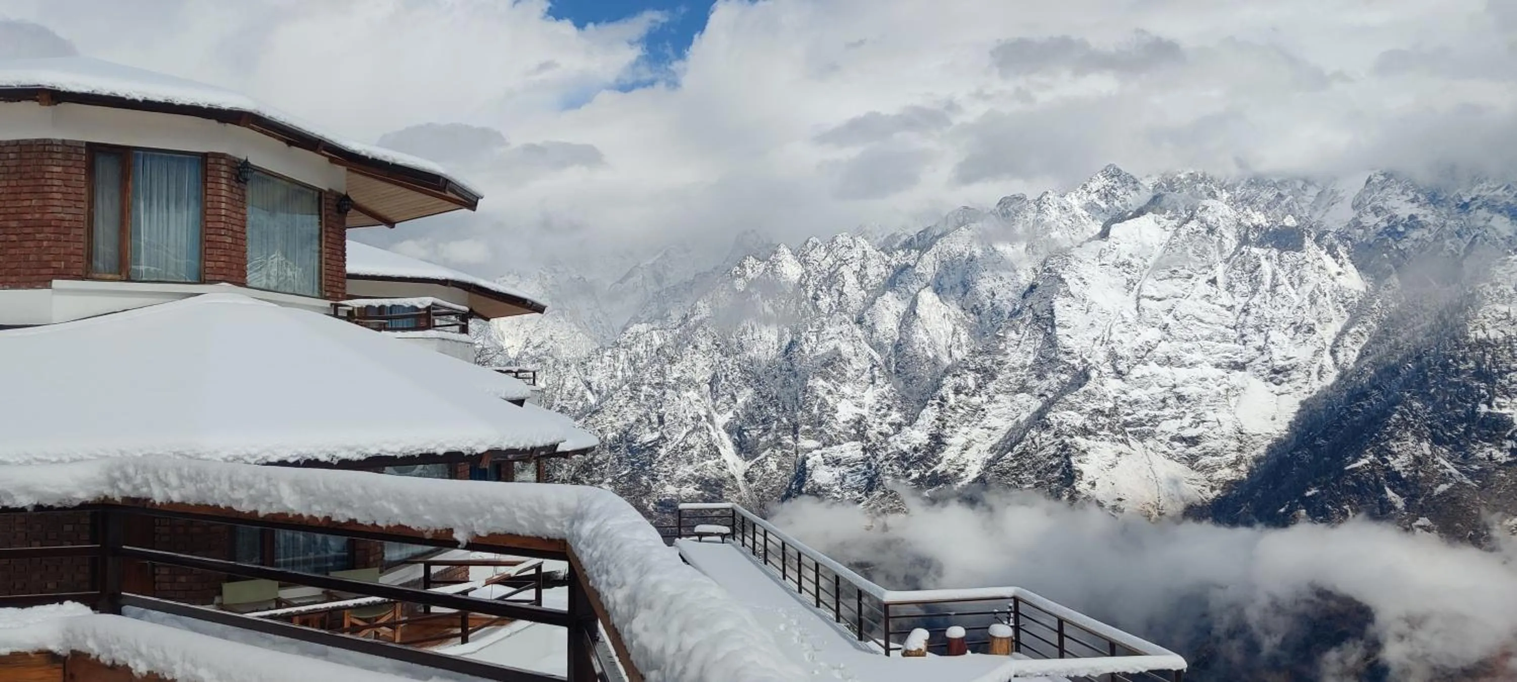 Property building in Casa Himalaya, Auli