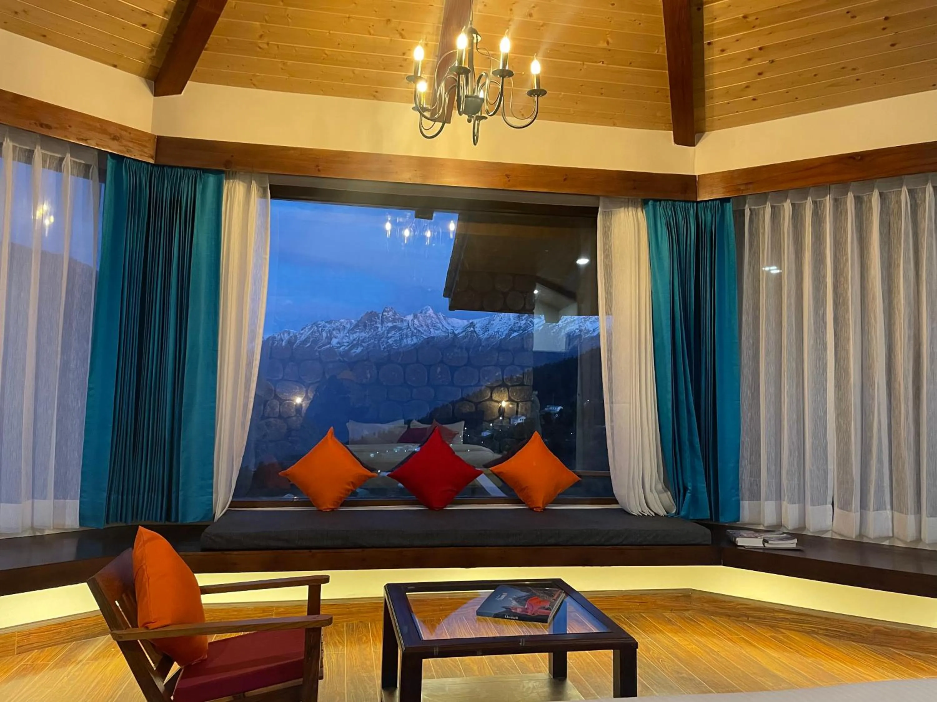 Seating area in Casa Himalaya, Auli