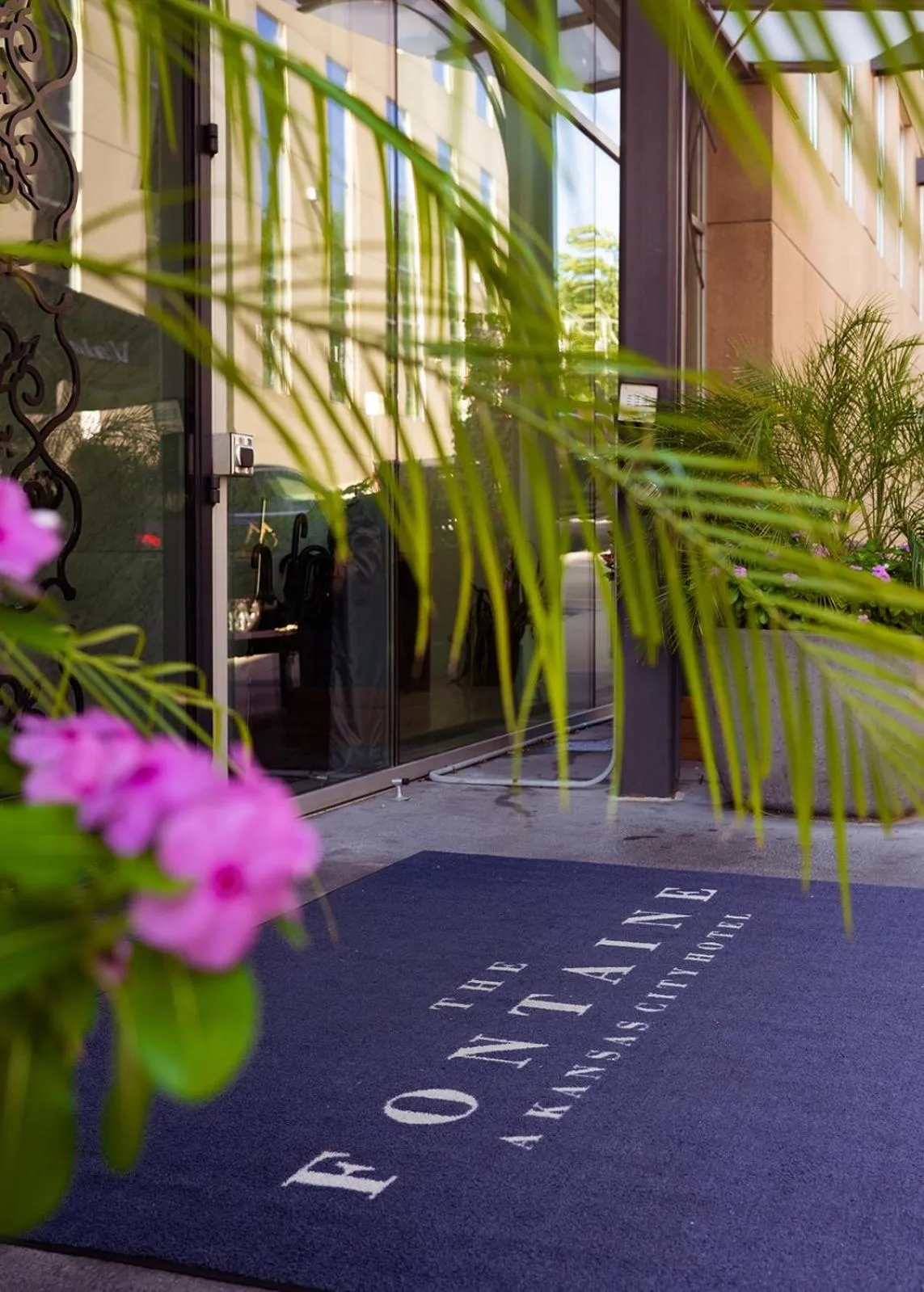 Facade/entrance in The Fontaine