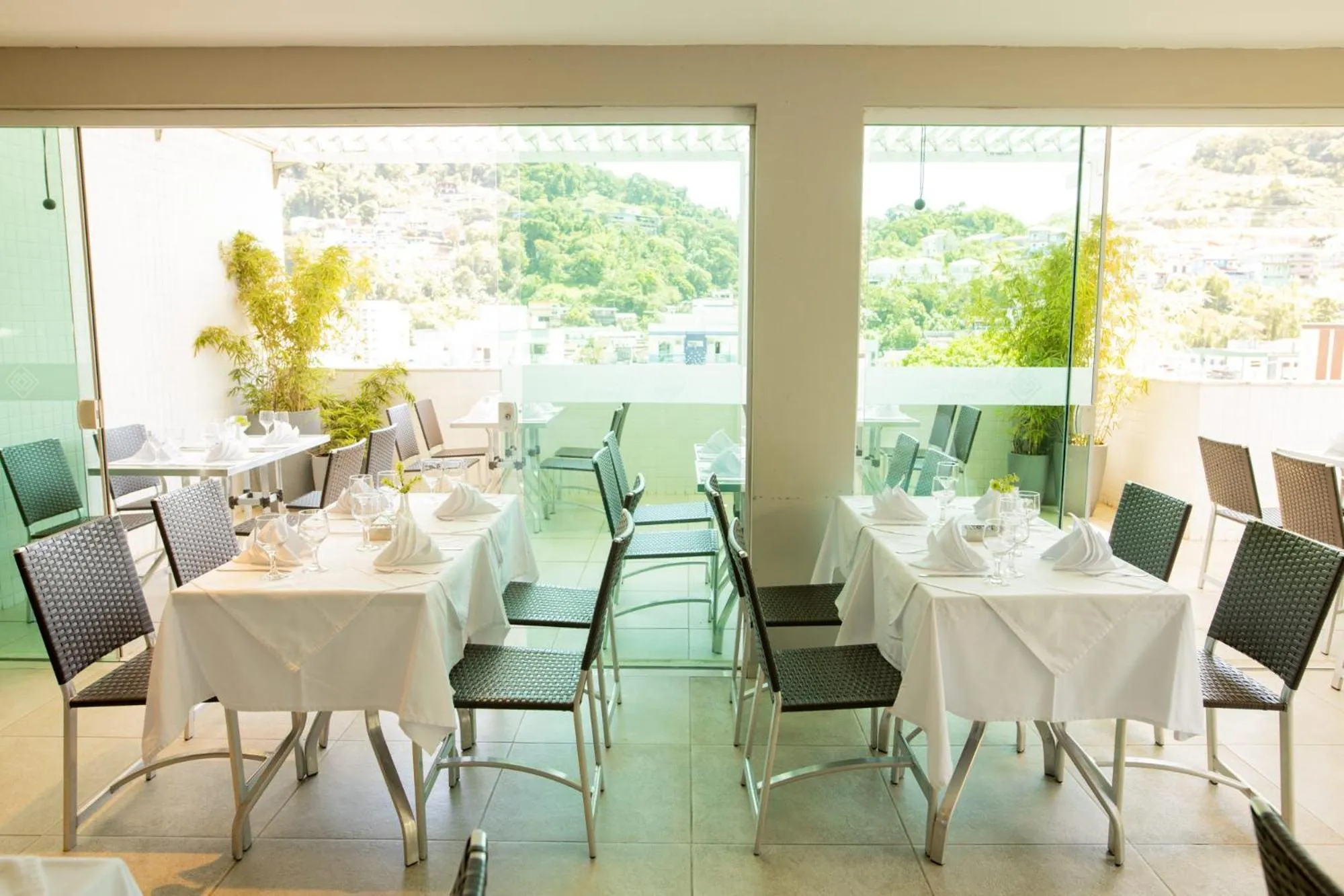 Restaurant/places to eat in Angra Beach Hotel