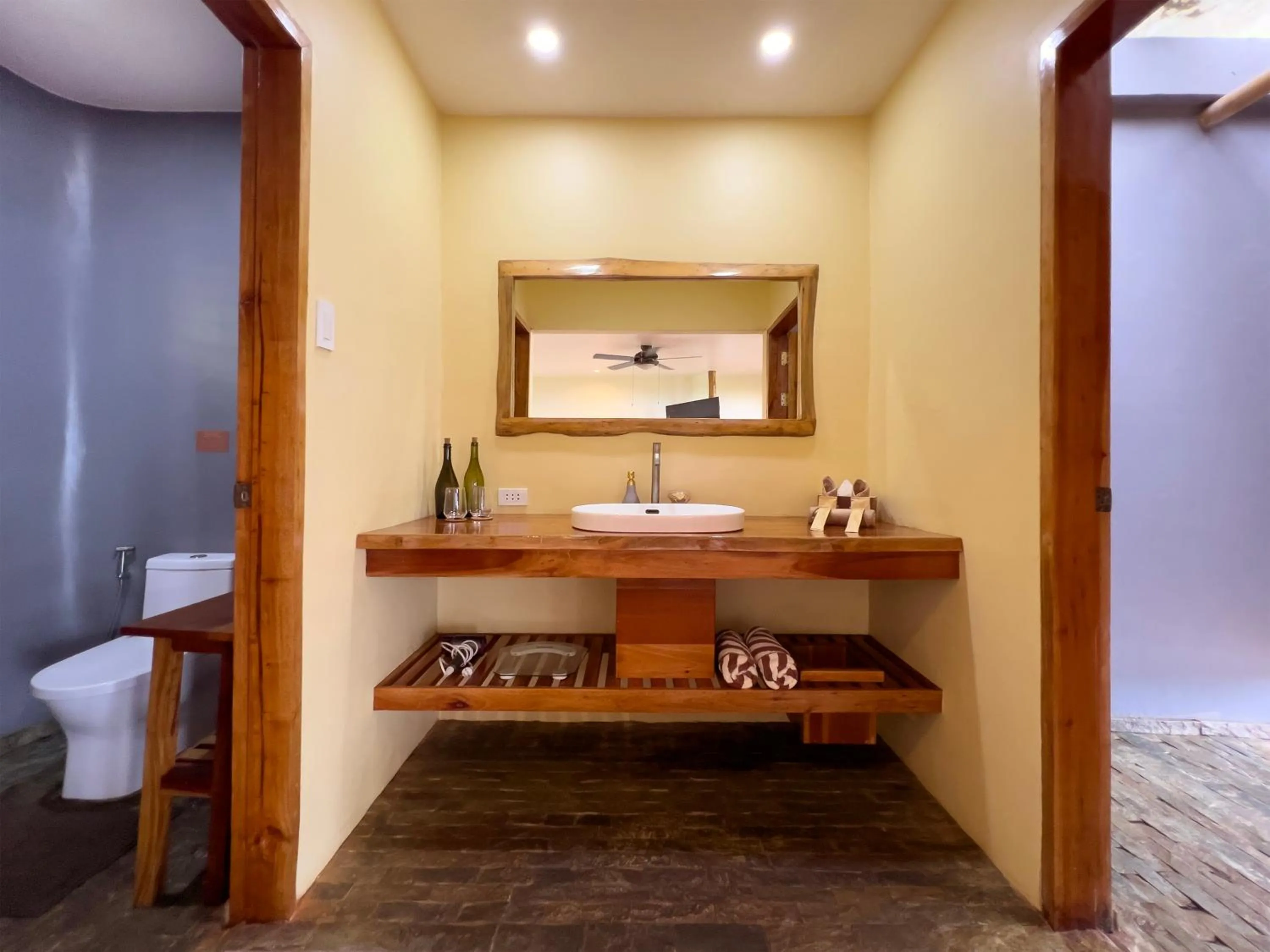 Bathroom in Nakabalo Guesthouse & Restaurant