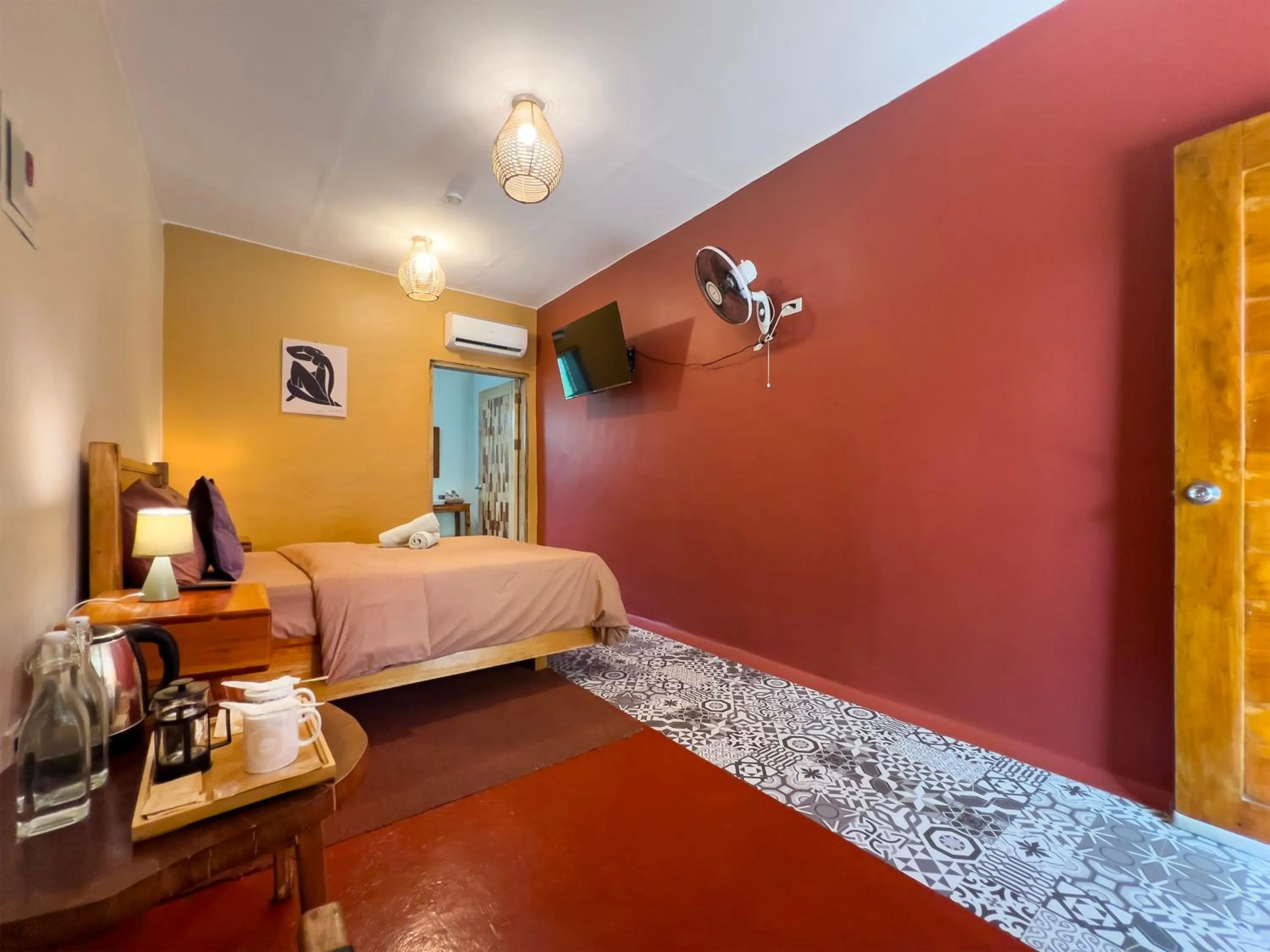 Photo of the whole room, Bed in Nakabalo Guesthouse & Restaurant