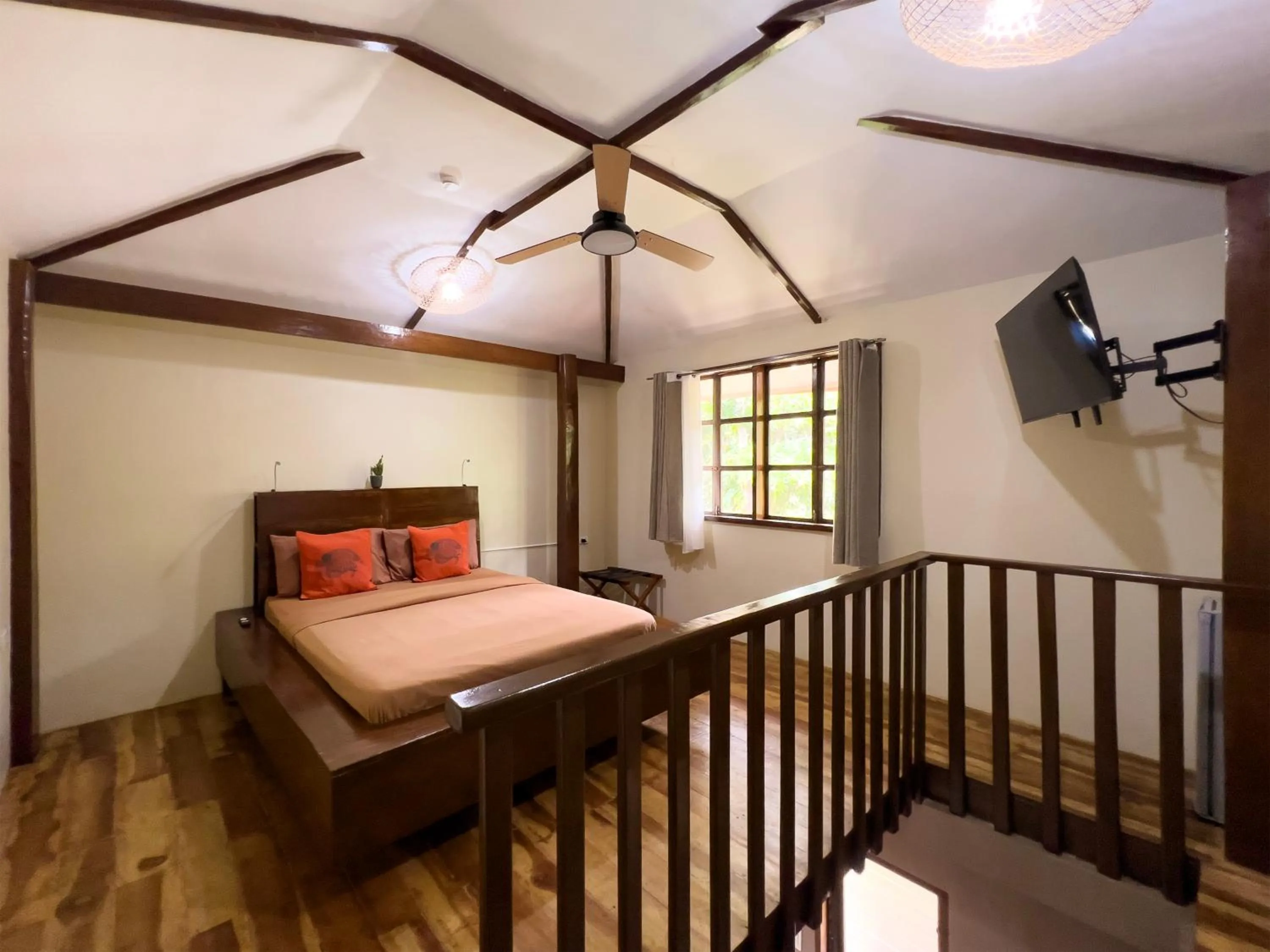 Photo of the whole room, Bed in Nakabalo Guesthouse & Restaurant