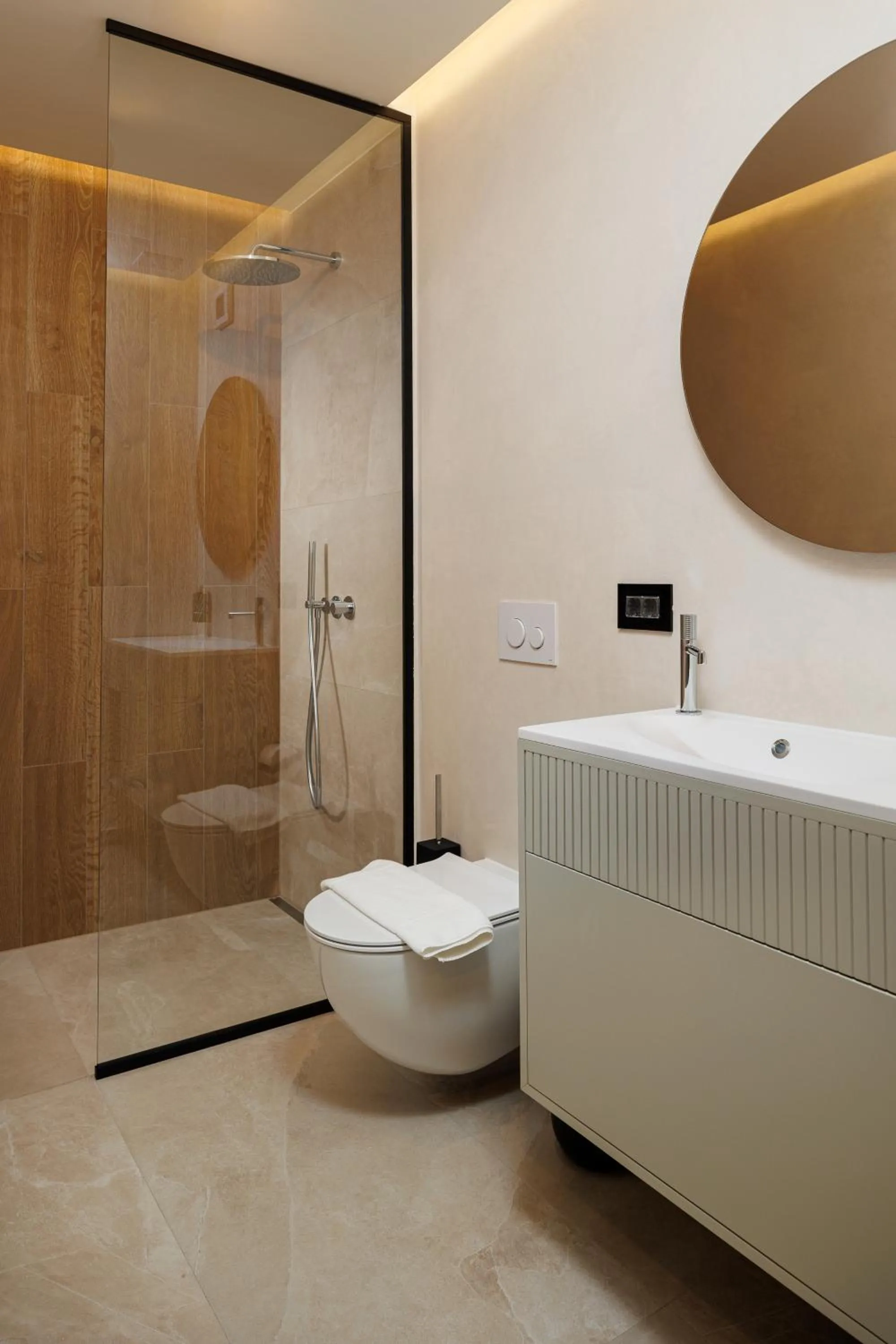 Shower in The Alley by Kanopian