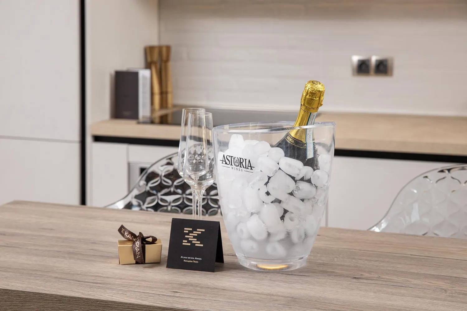 Drinks in The Alley by Kanopian