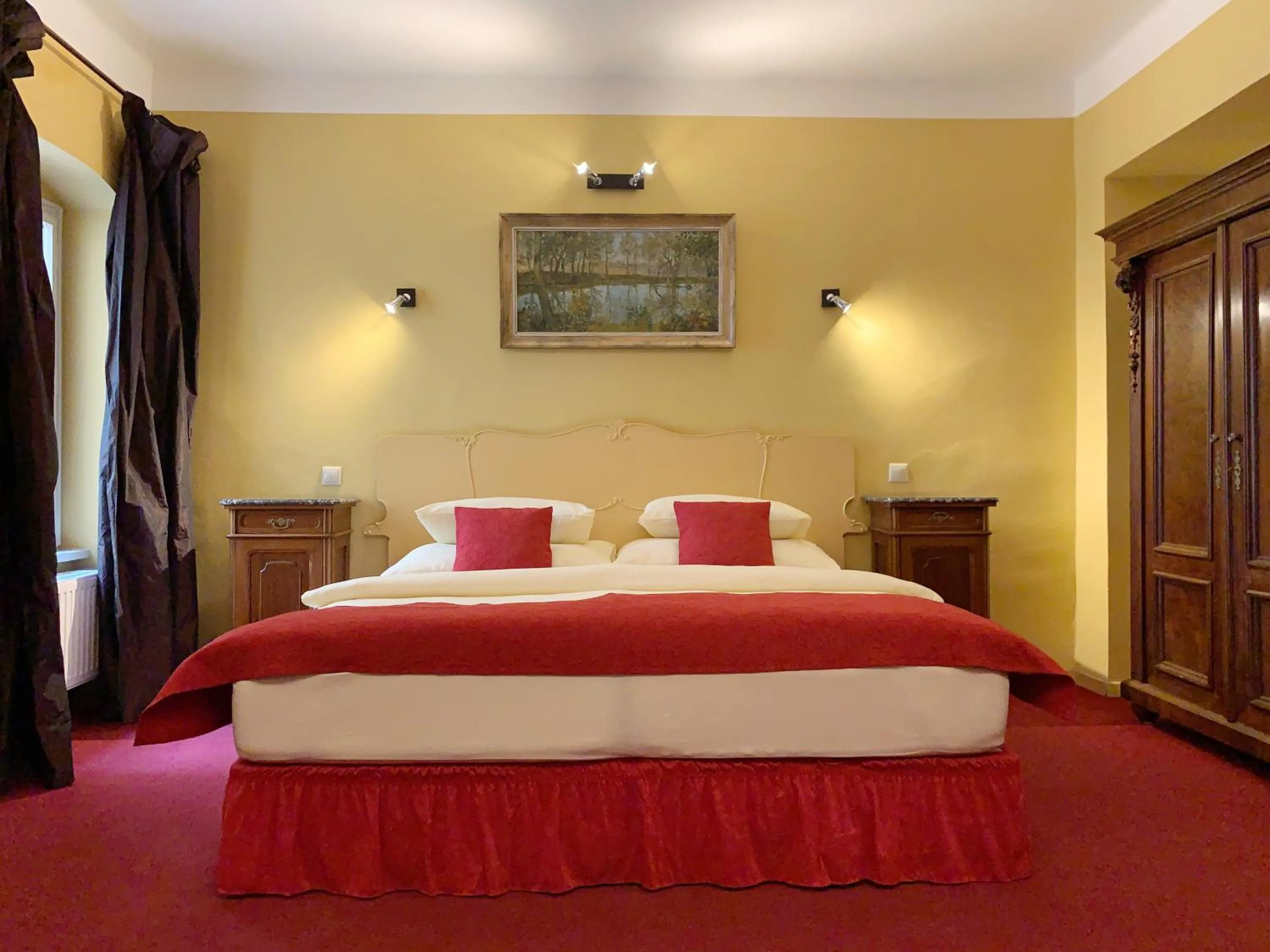 Bed in Small Luxury Palace Residence