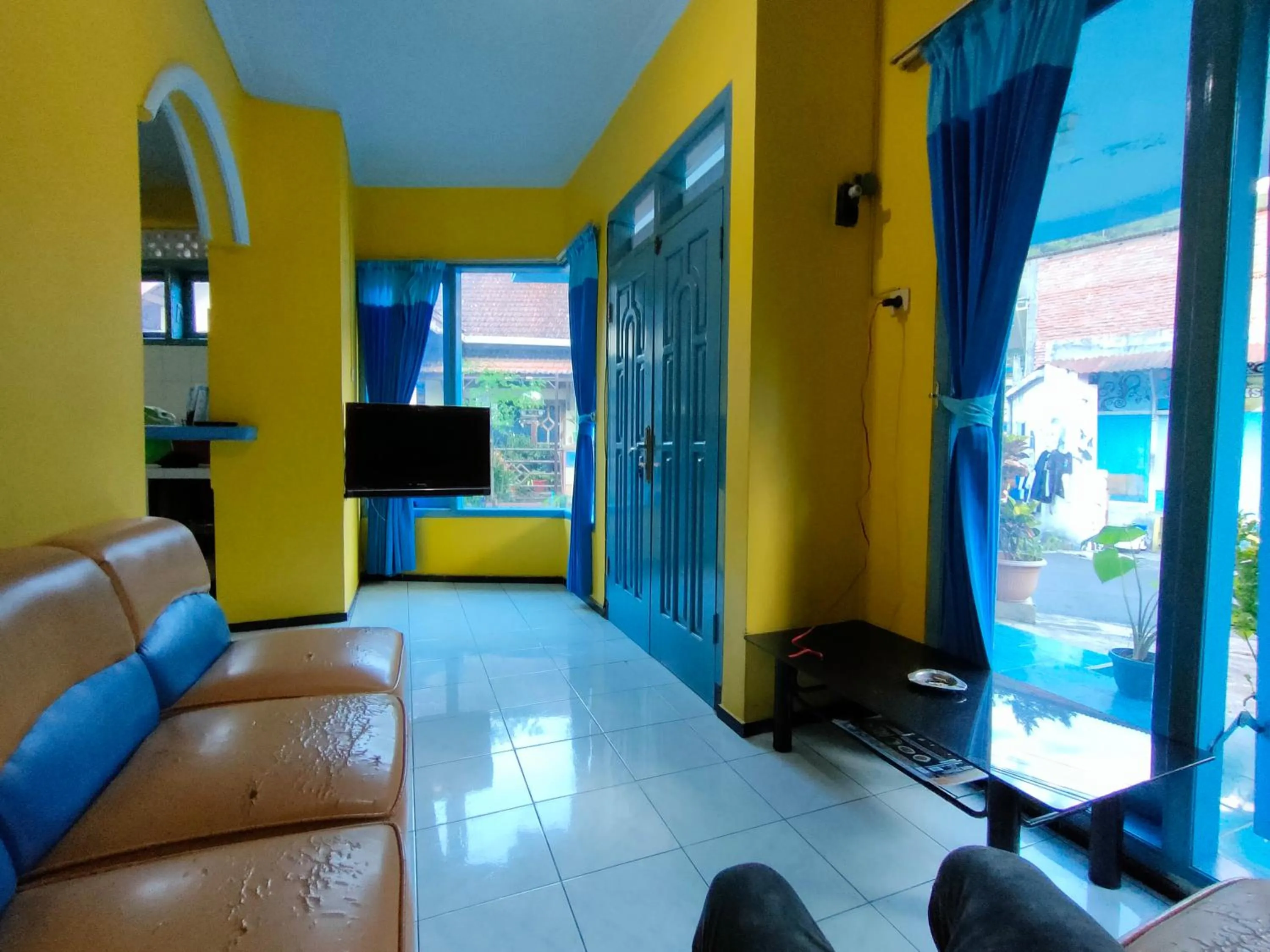 Seating area in Blue Nineteen RedPartner