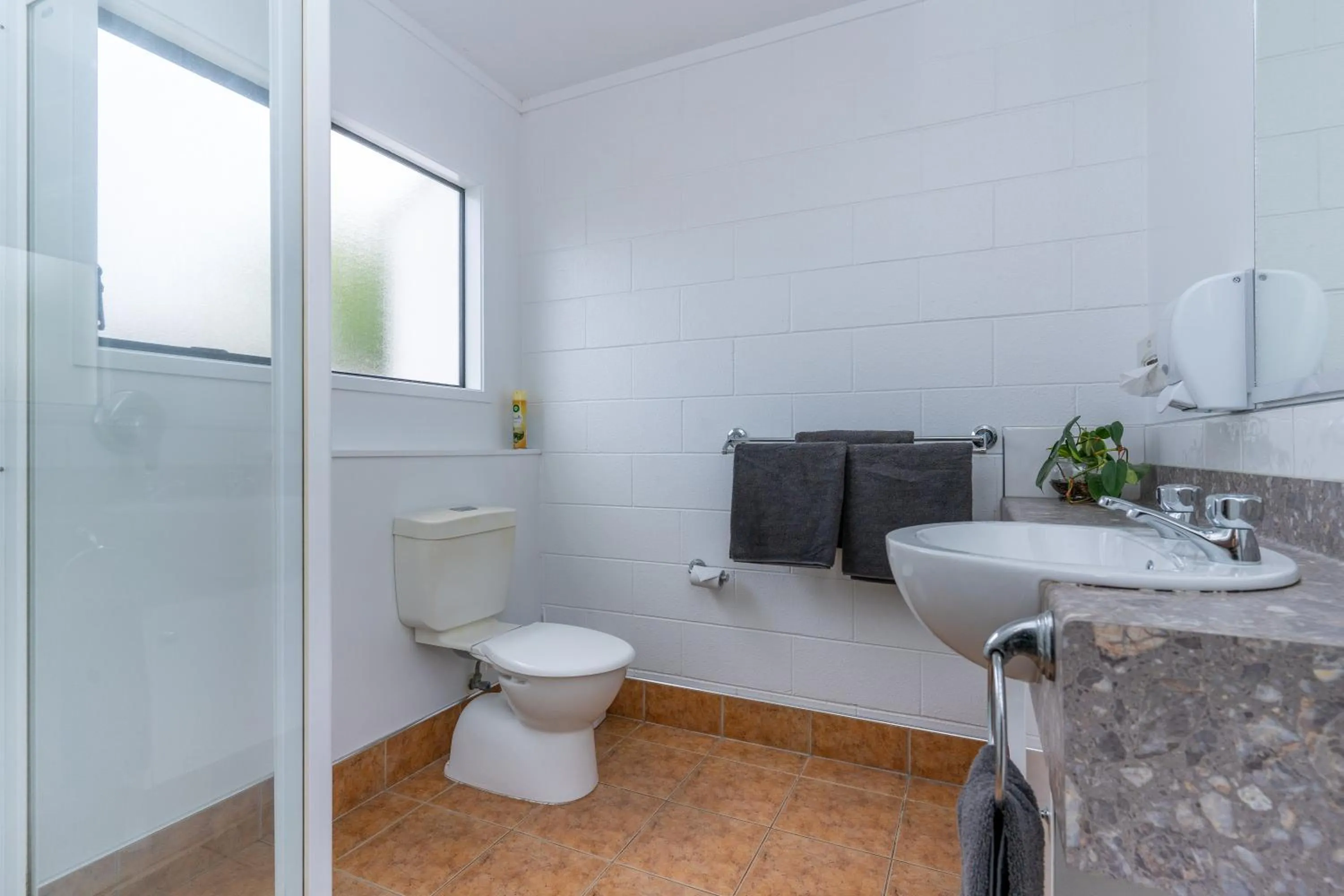 Toilet in Loredo Motel