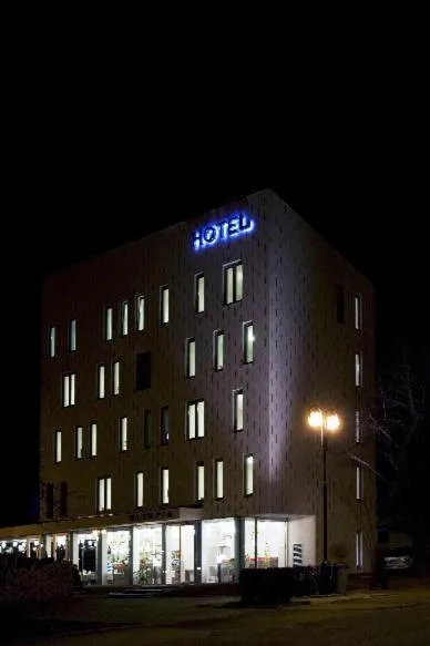 Night in Hotel Olympia