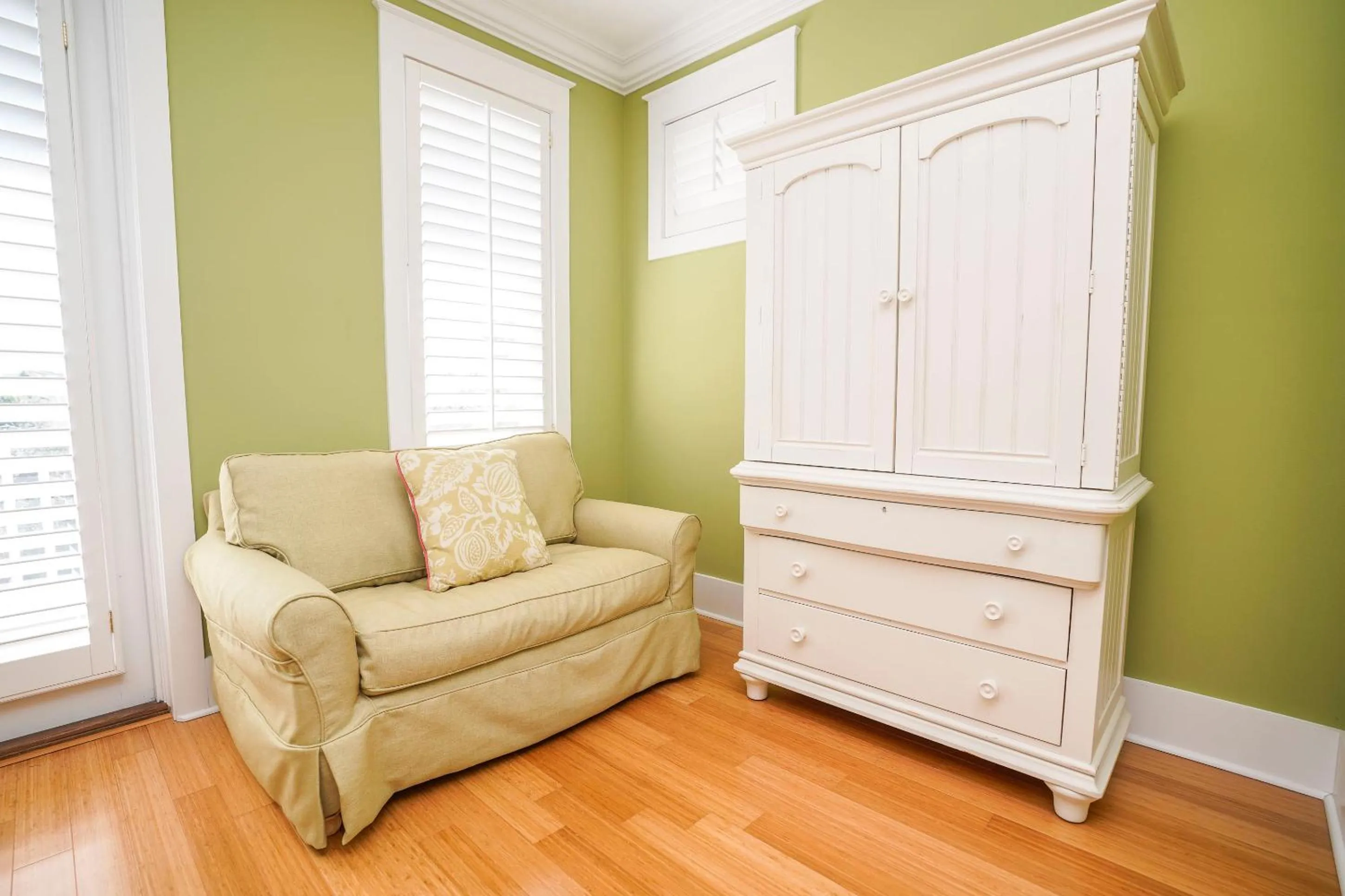 Seating area in 30A Beach House - Sunny Daze by Panhandle Getaways
