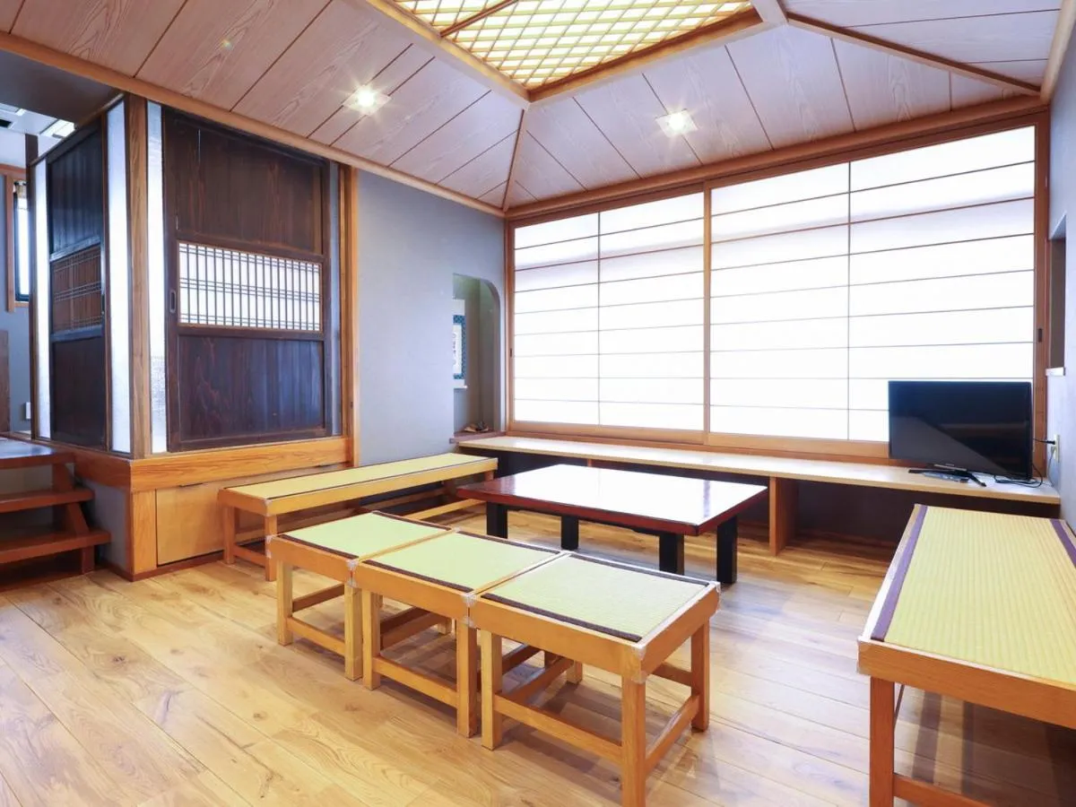 Living room in Kamiyamada Hotel